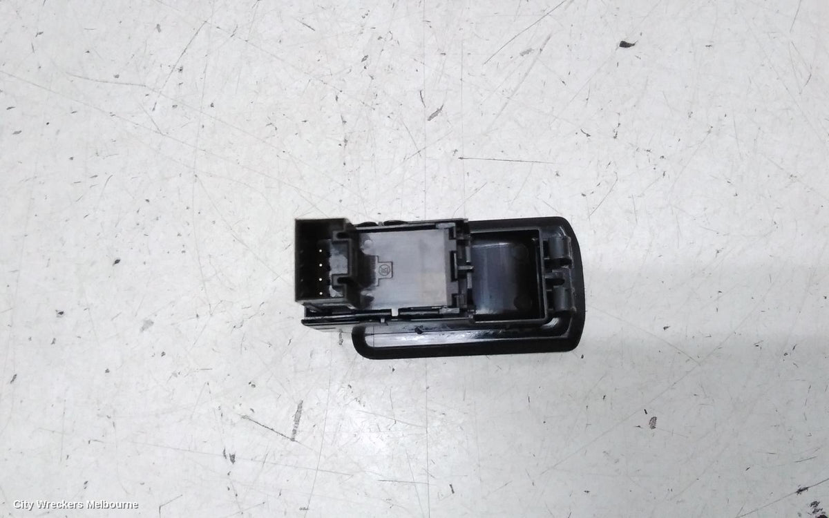 VOLKSWAGEN TIGUAN PWR DR WIND SWITCH, LH REAR, 5NA, 06/2016 - 02/2024 - Image 3