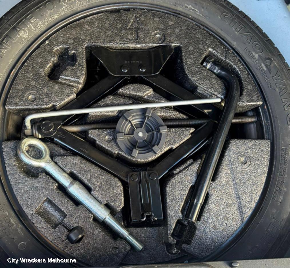 VOLVO XC60 JACK/TOOL KIT, DZ, 02/2009 - 04/2017 - Image 1
