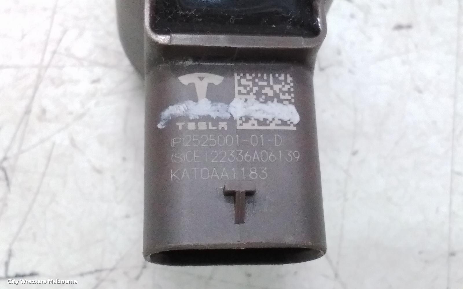 TESLA MODEL Y, 1ST GEN, 03/2022 ONWARDS, FRONT BAR CRASH SENSOR: 138233 - Image 3