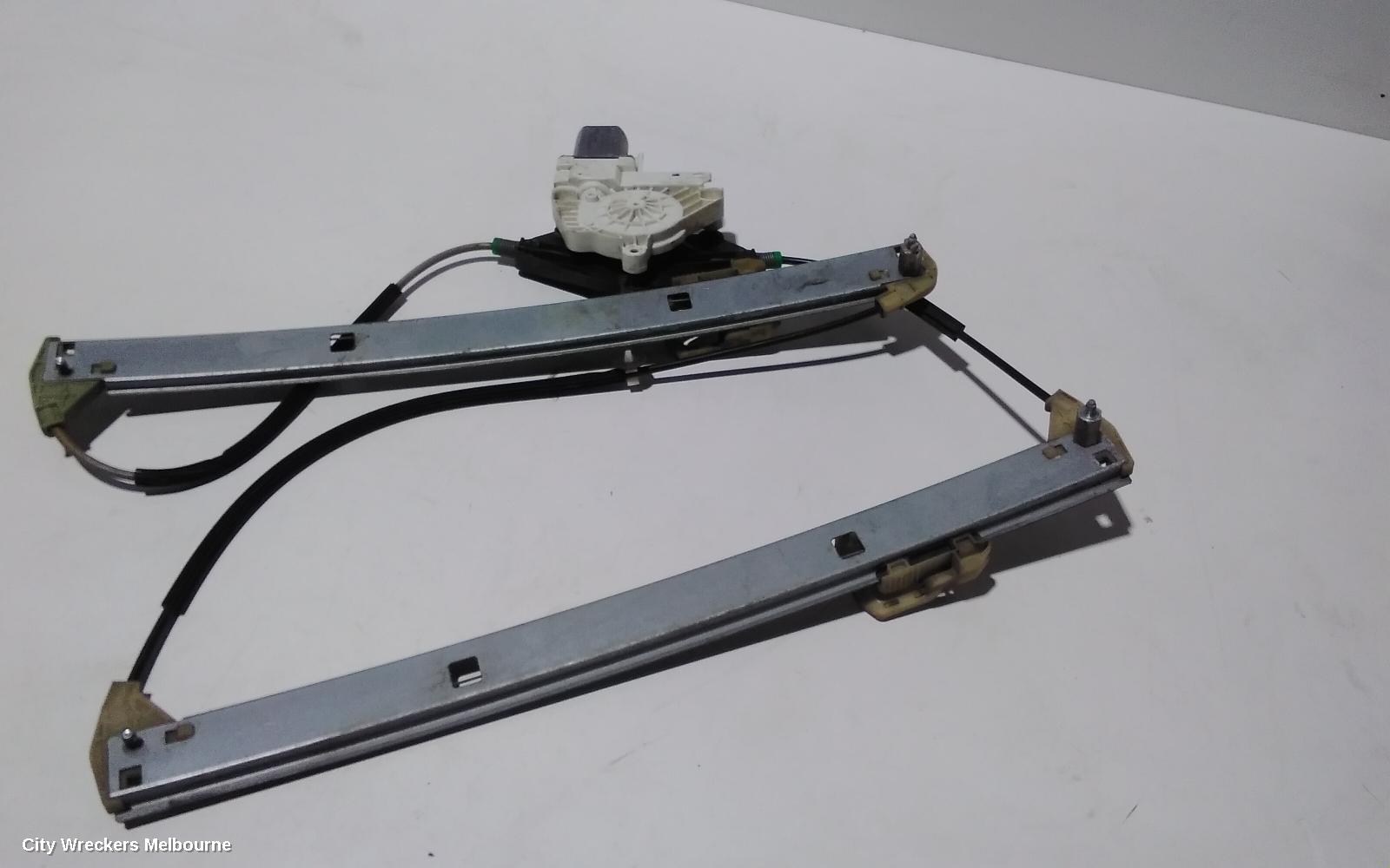 AUDI Q5 RIGHT FRONT WINDOW REG/MOTOR, 8R, 03/2009 - 01/2017 - Image 1