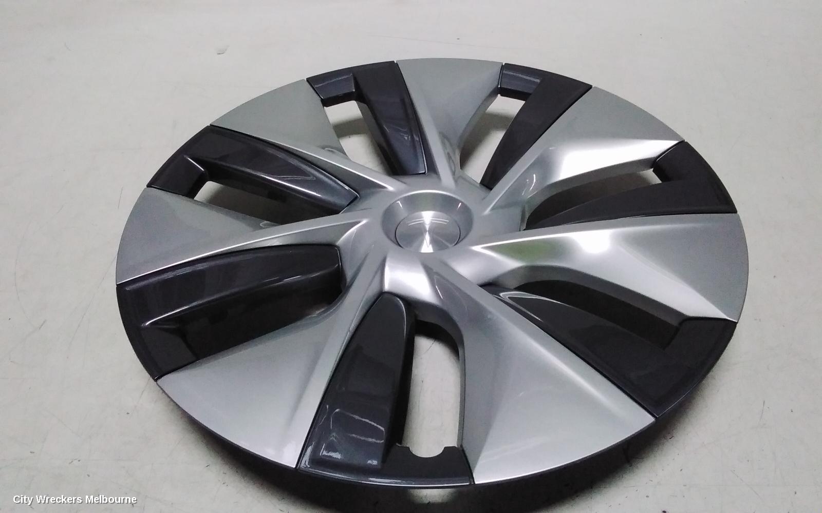 TESLA MODEL Y WHEEL COVER/HUB CAP, 1ST GEN, FACTORY, 19IN, GEMINI, 7 SPOKE, 03/2022 ONWARDS - Image 1