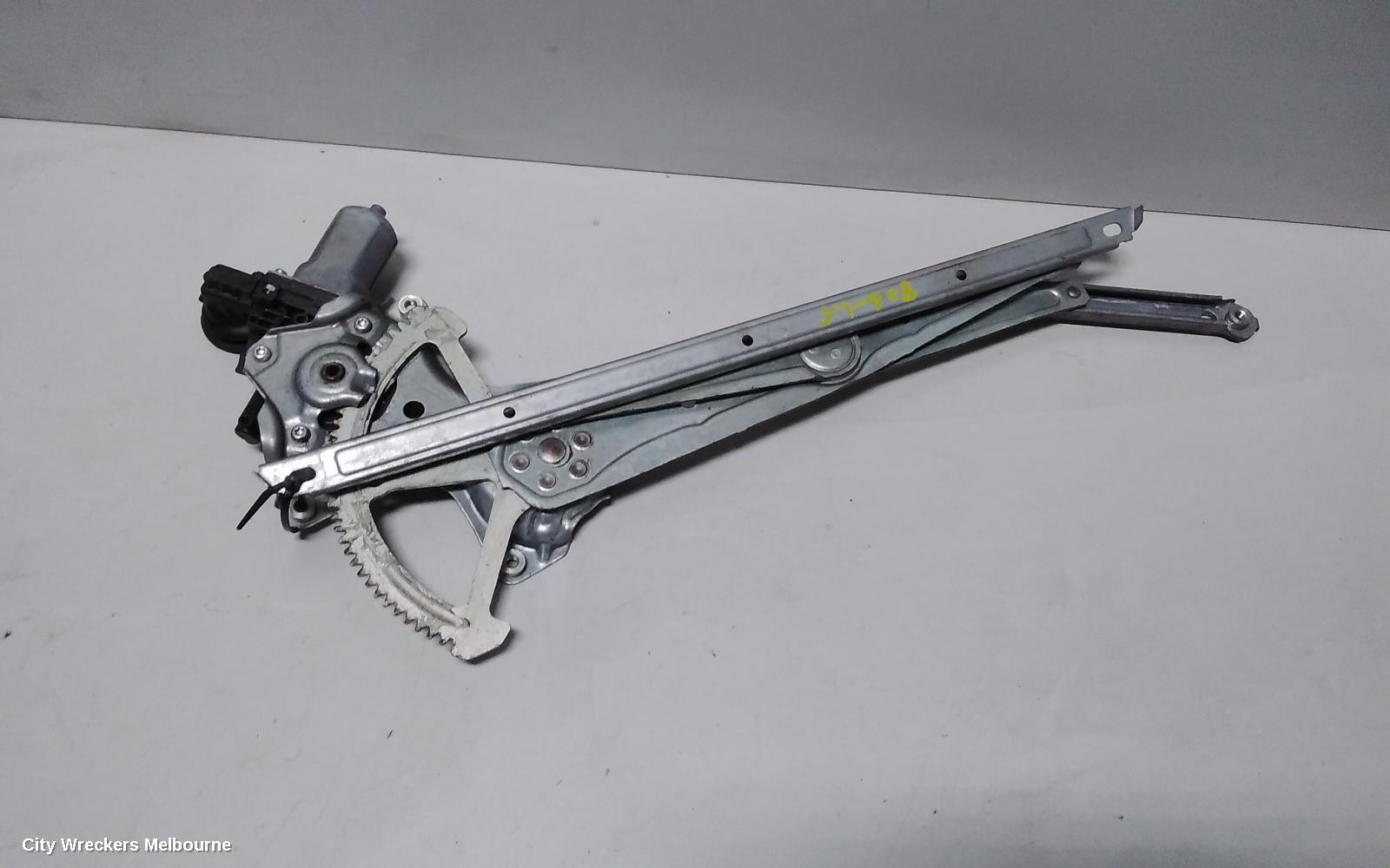 TOYOTA COROLLA LEFT FRONT WINDOW REG/MOTOR, ZRE182R, HATCH, 01/2014 - 06/2018 - Image 2