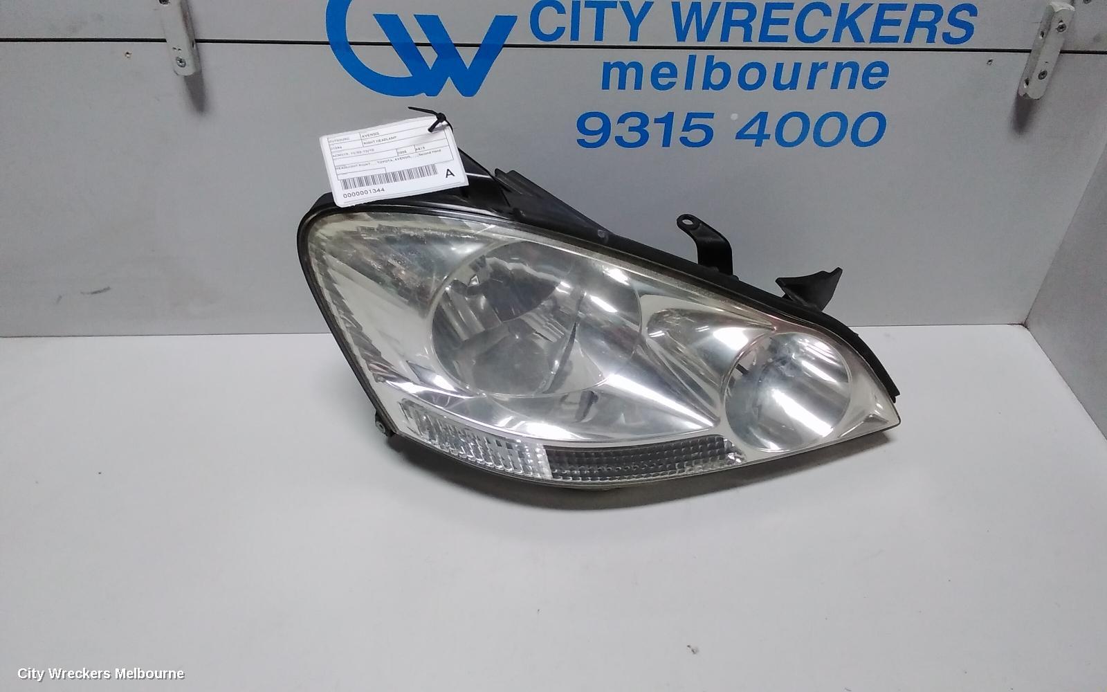 TOYOTA AVENSIS RIGHT HEADLAMP, ACM20R, 12/2001 - 11/2003 - Image 1
