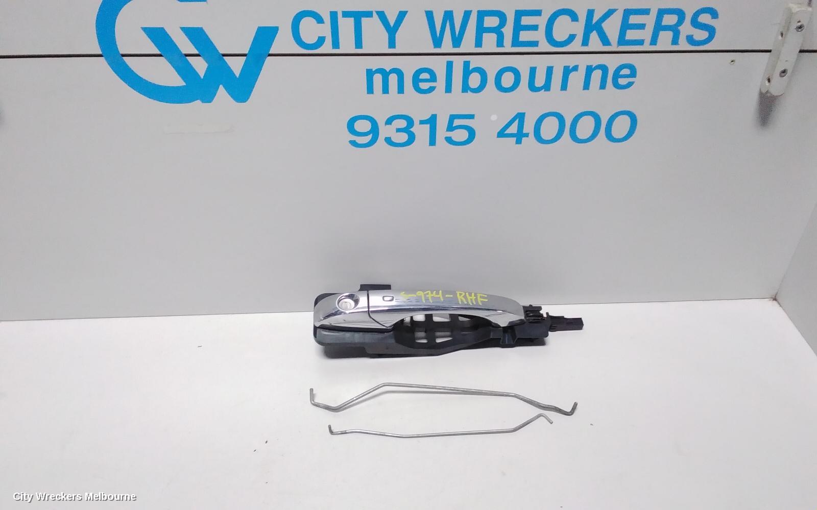JEEP GRANDCHEROKEE DOOR HANDLE, OUTER, RH FRONT, CHROME, WK, 01/2011 - 07/2021 - Image 1