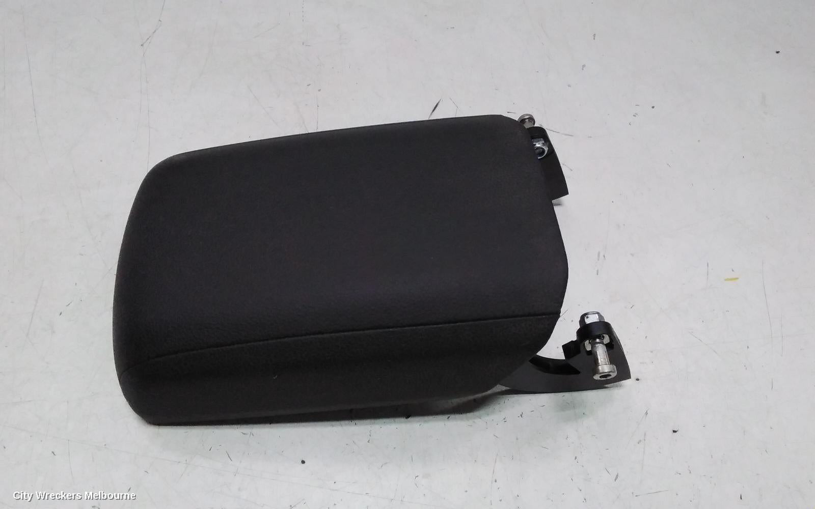 PORSCHE MACAN CONSOLE, 95B, LID ONLY, 06/2014 ONWARDS - Image 2