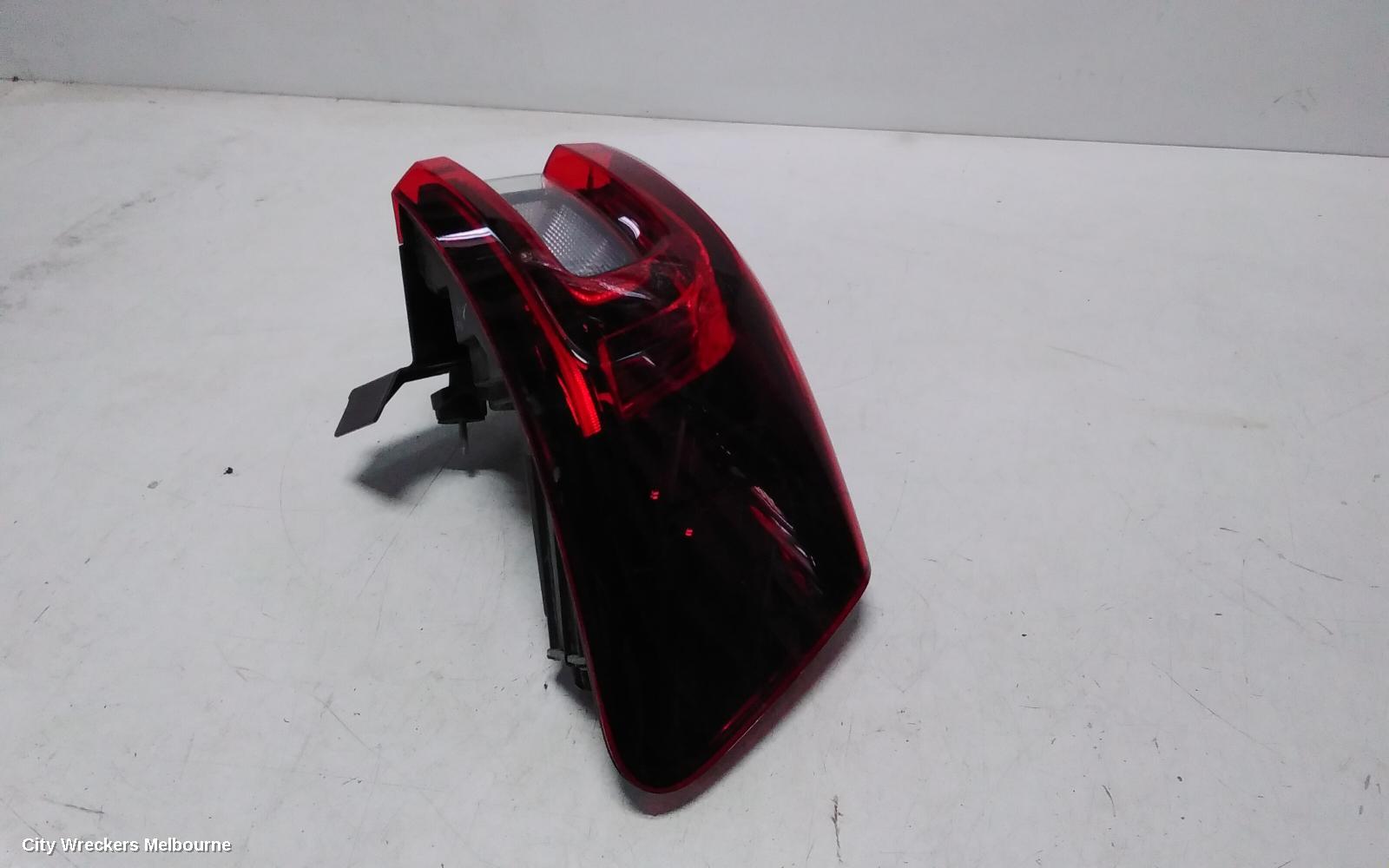RENAULT KALEOS LEFT TAILLIGHT, XZG, IN BODY, NON LED REVERSE LIGHT TYPE, 05/2016 - 05/2023 - Image 2