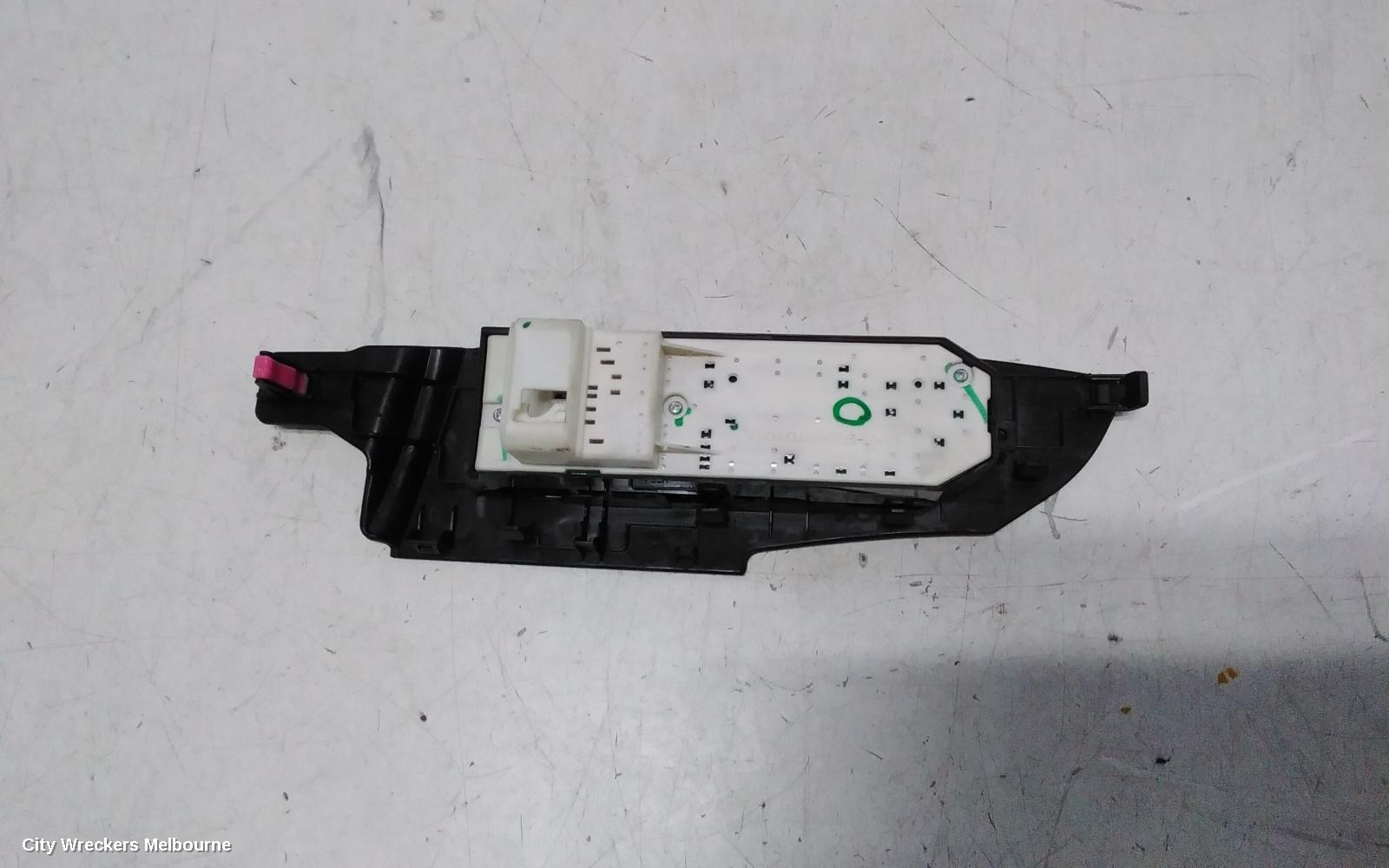TOYOTA COROLLA PWR DR WIND SWITCH, RH FRONT (MASTER SWITCH), ZRE172R, SEDAN, 12/2013 - 06/2019 - Image 3