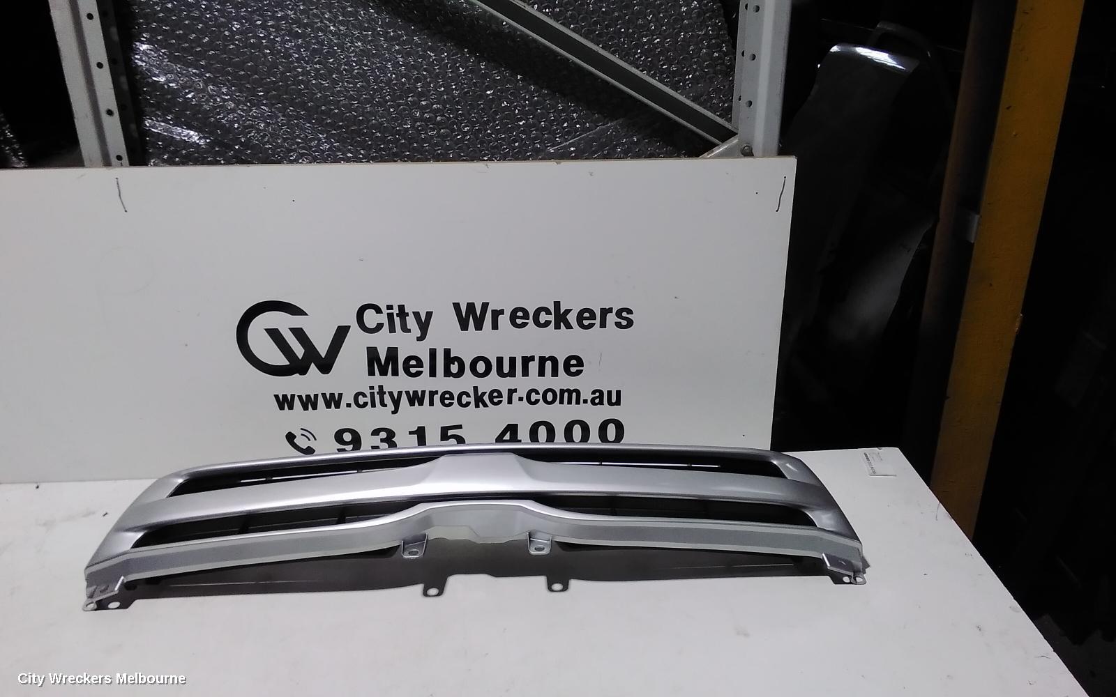 TOYOTA HIACE GRILLE, BUMPER GRILLE (CENTRE), TRH/KDH, LWB/SWB, 08/2010 - 01/2014 - Image 1