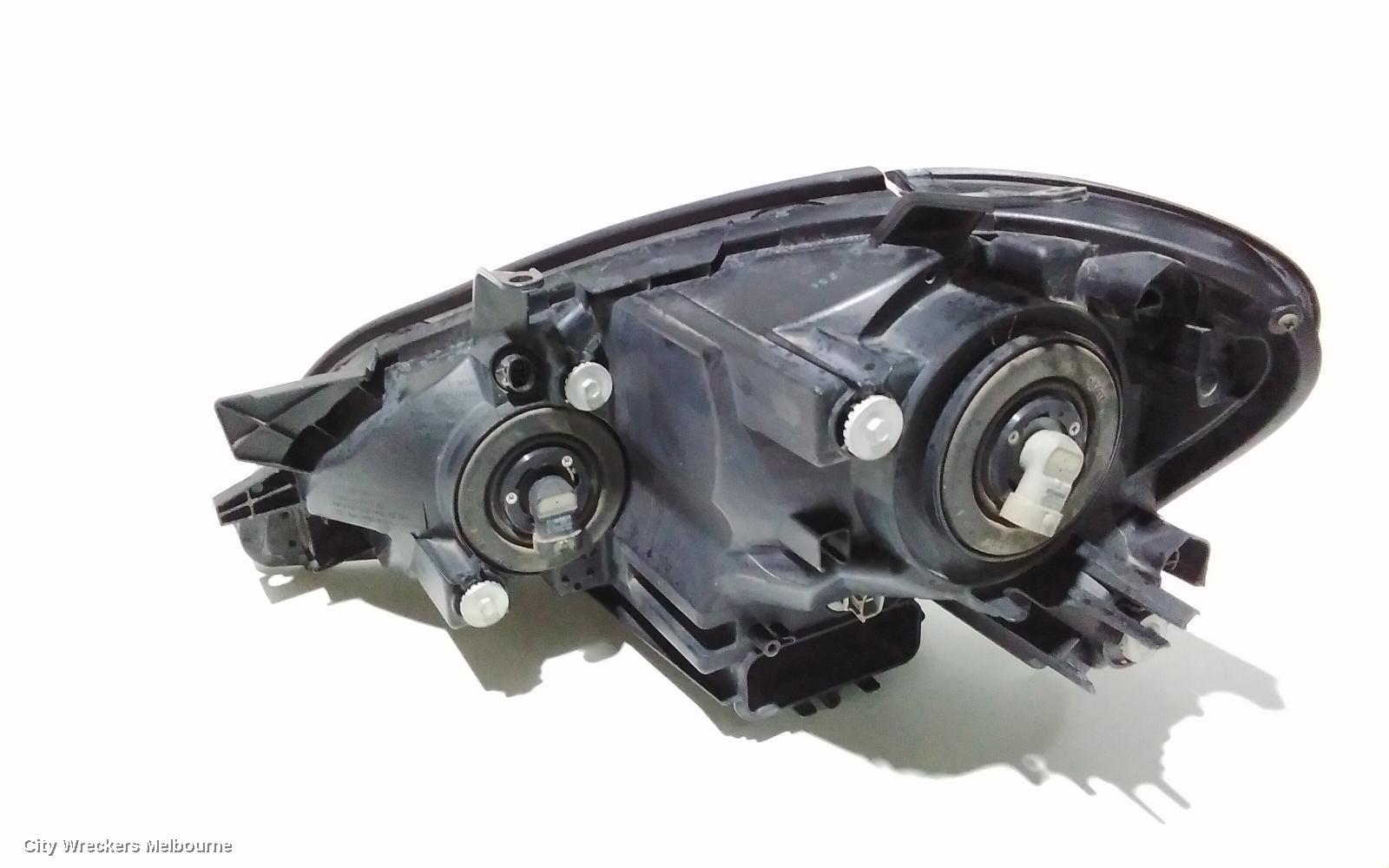 TOYOTA AVENSIS RIGHT HEADLAMP, ACM20R, 12/2001 - 11/2003 - Image 3