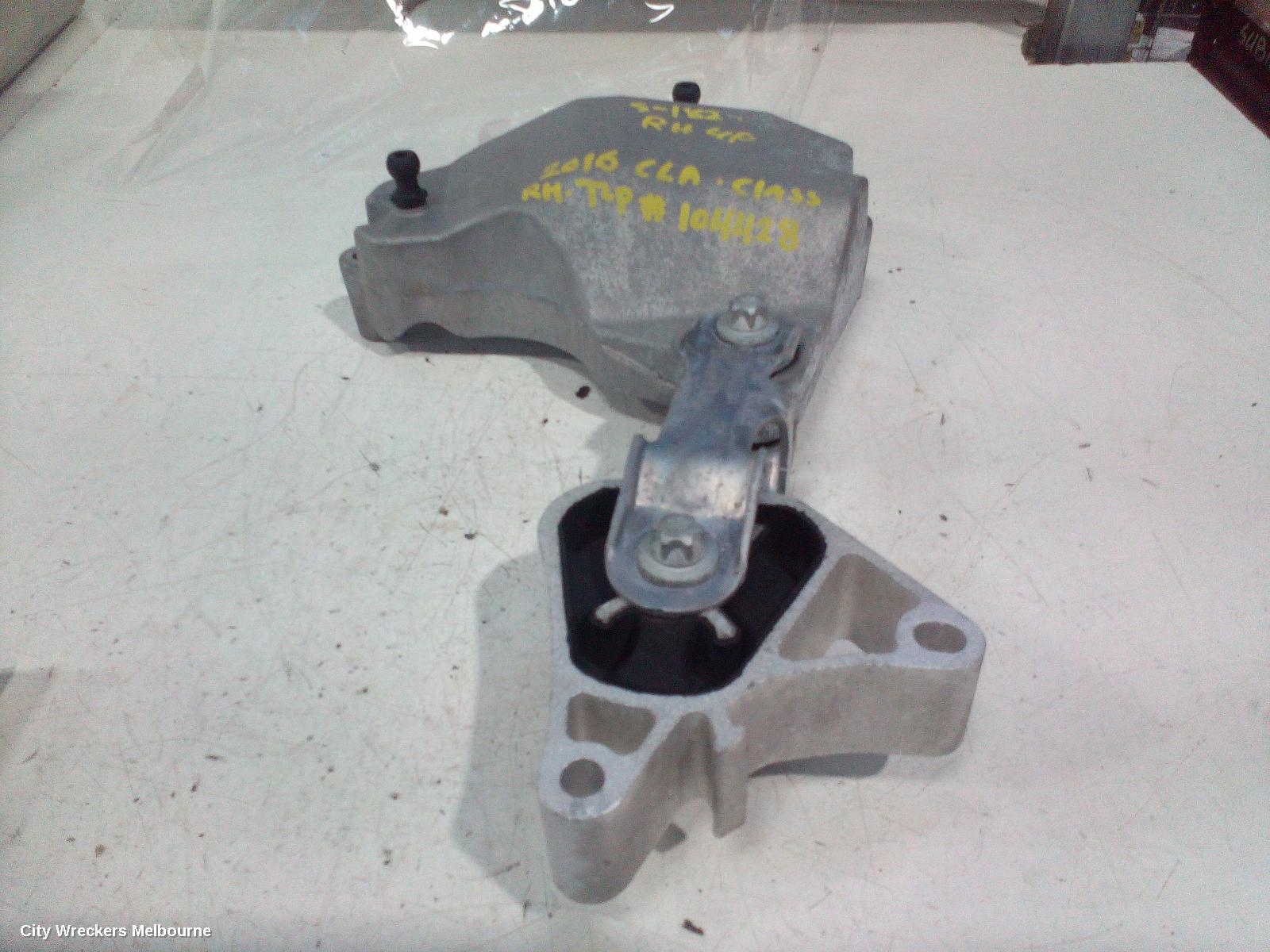 MERCEDES CLA CLASS MOUNT, ENGINE MOUNT, PETROL, 1.6, TURBO, C117/X117, CLA200, 270.910 CODE, 10/2013 - 01/2019 - Image 3