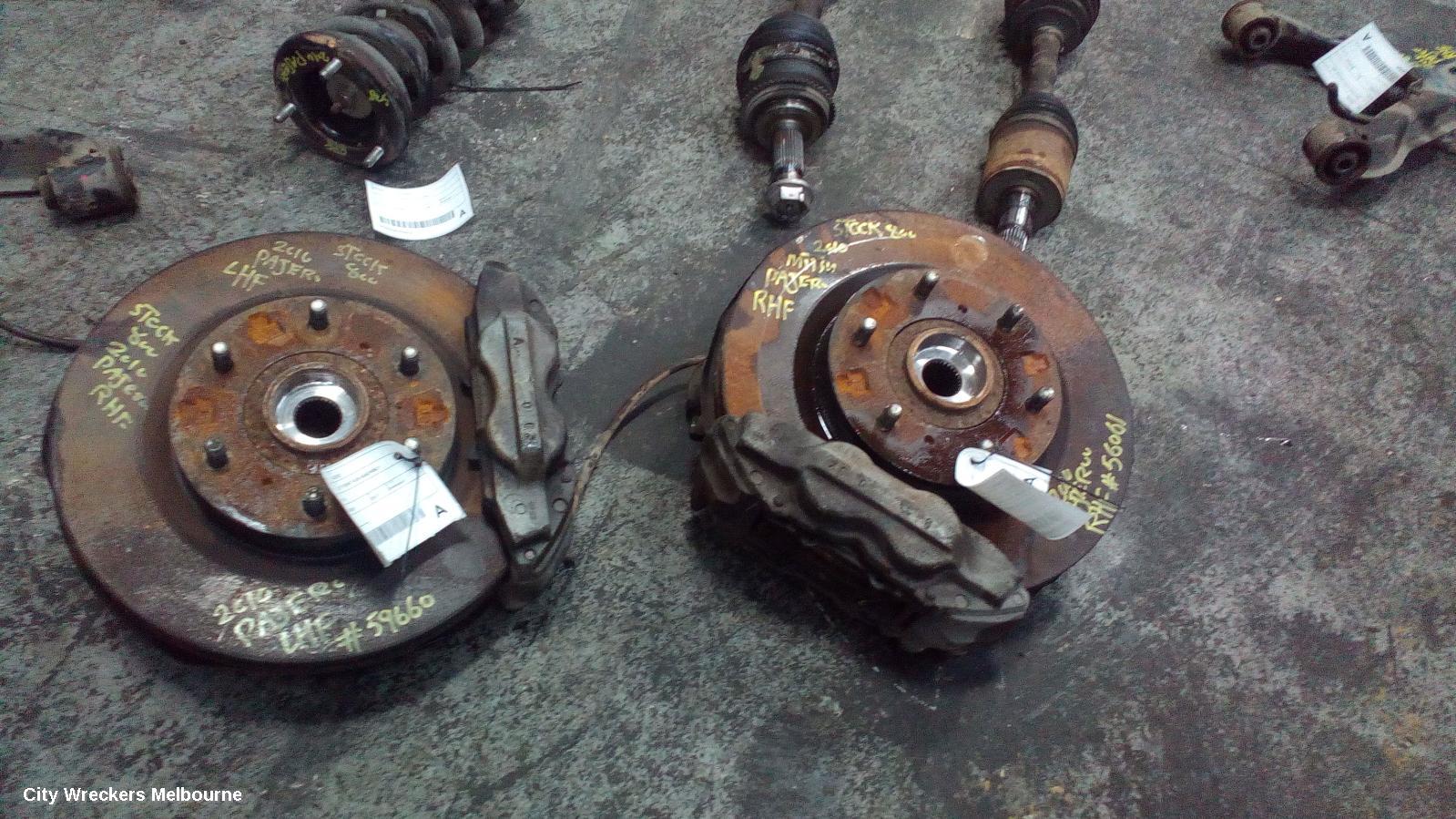MITSUBISHI PAJERO LEFT FRONT HUB ASSEMBLY, NS-NX, 5DR, 11/2006 ONWARDS - Image 2