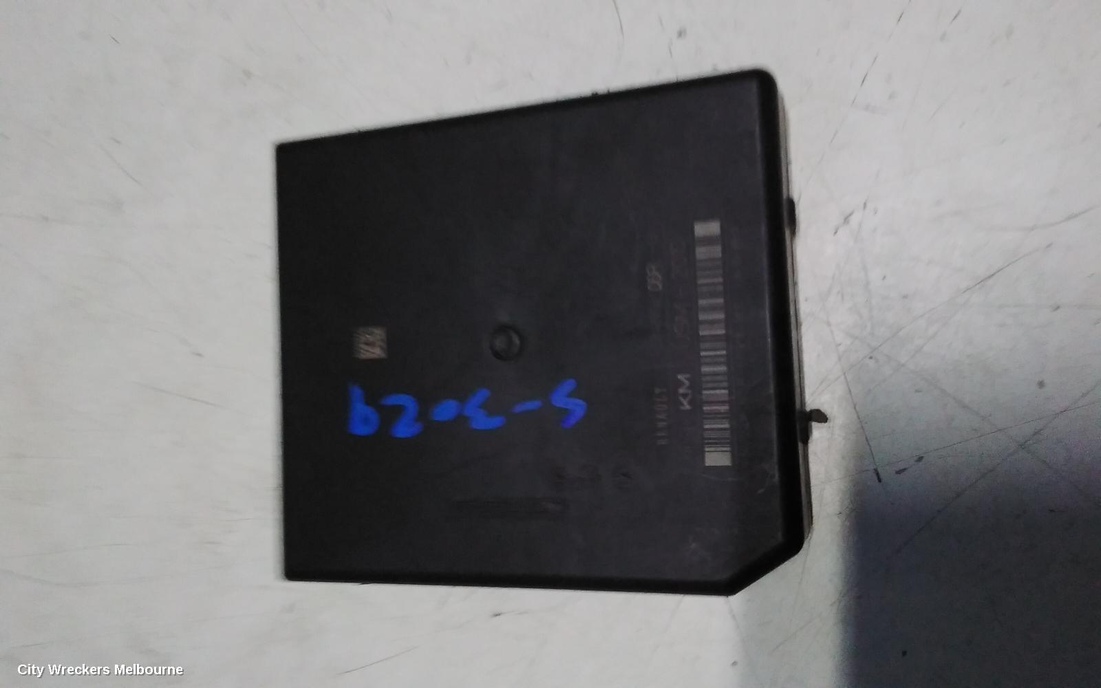 RENAULT MEGANE FUSE BOX, ENGINE BAY, PETROL, X32/X95, 09/2010 - 05/2016 - Image 2