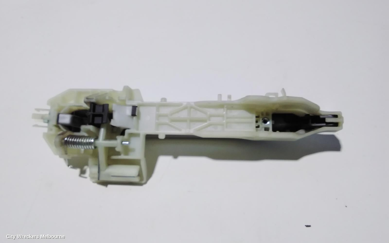 KIA CARNIVAL/GRAND CARNIVAL DOOR HANDLE, OUTER, LH FRONT, YP, 02/2015 - 10/2020 - Image 3