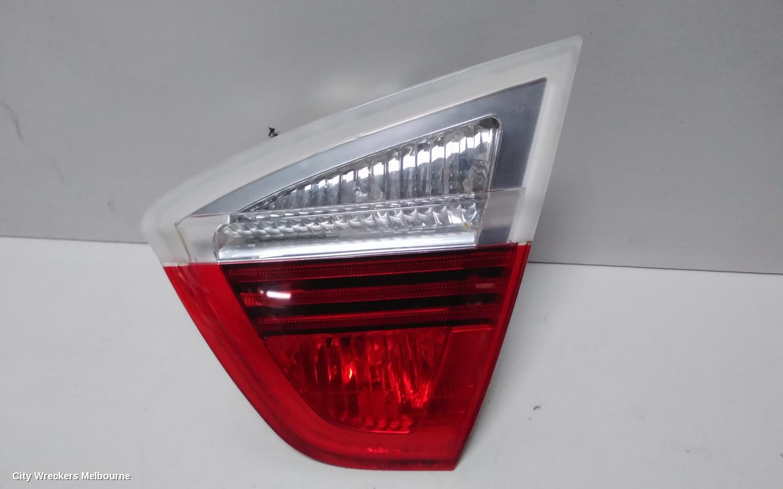 BMW 3 SERIES REAR GARNISH, BOOTLID LAMP (RH SIDE), SEDAN, E90, 03/2005 - 09/2008 - Image 2