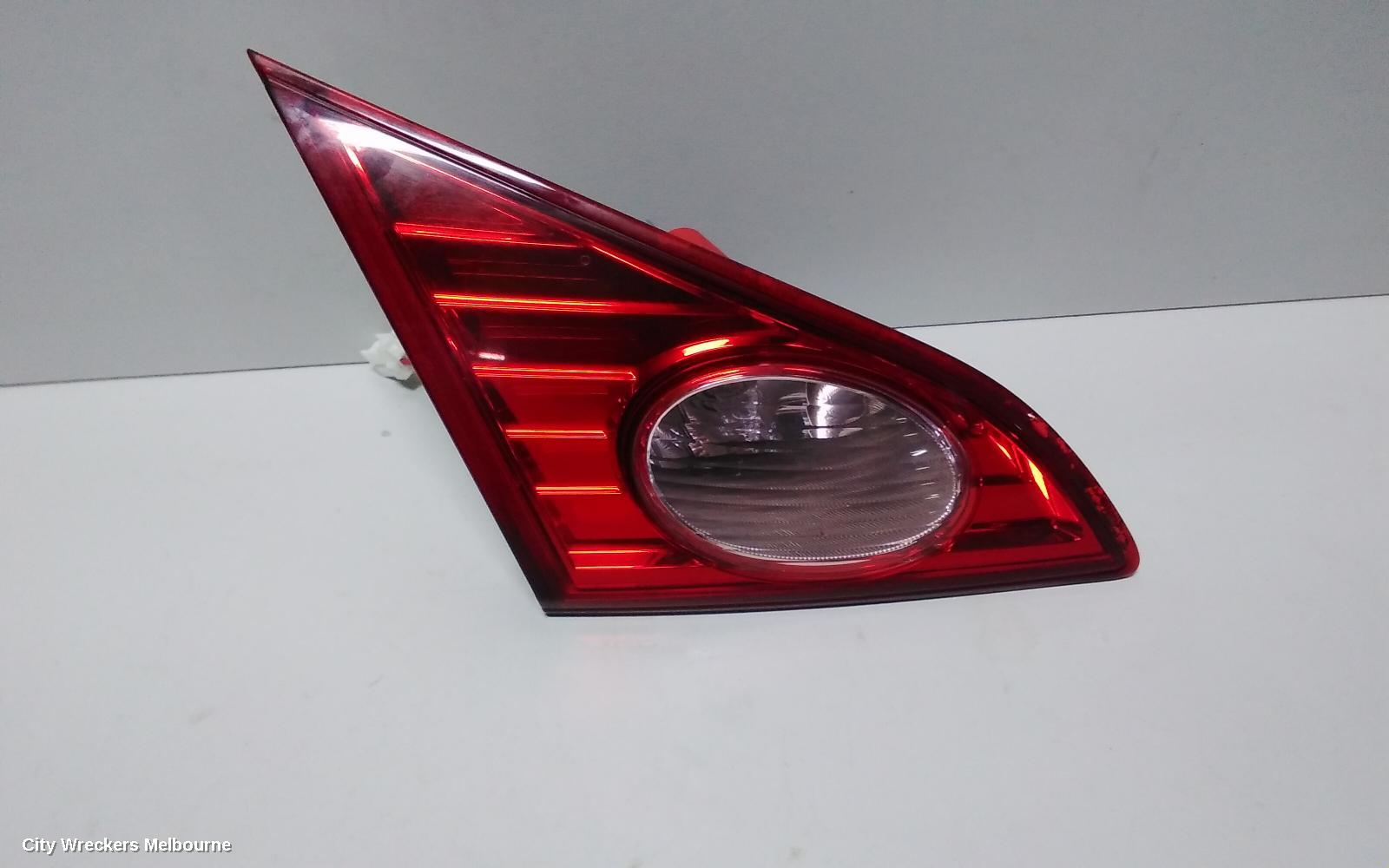 NISSAN MURANO REAR GARNISH, TAILGATE LAMP (LH SIDE), Z51, 12/2008 - 08/2011 - Image 2