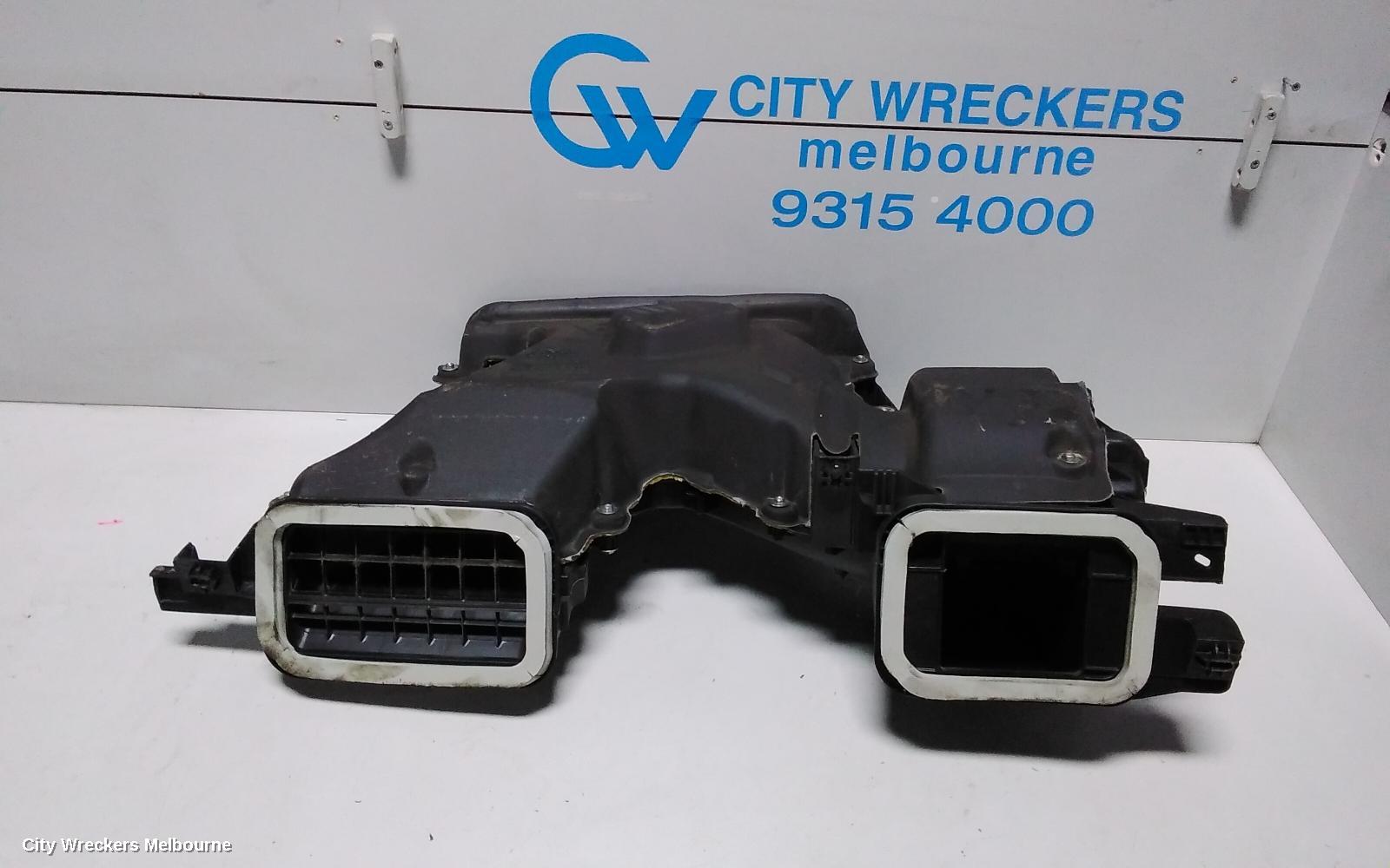 RENAULT TRAFIC HEATER FAN MOTOR, BLOWER MOTOR, X83, 04/2004 - 12/2014 - Image 2