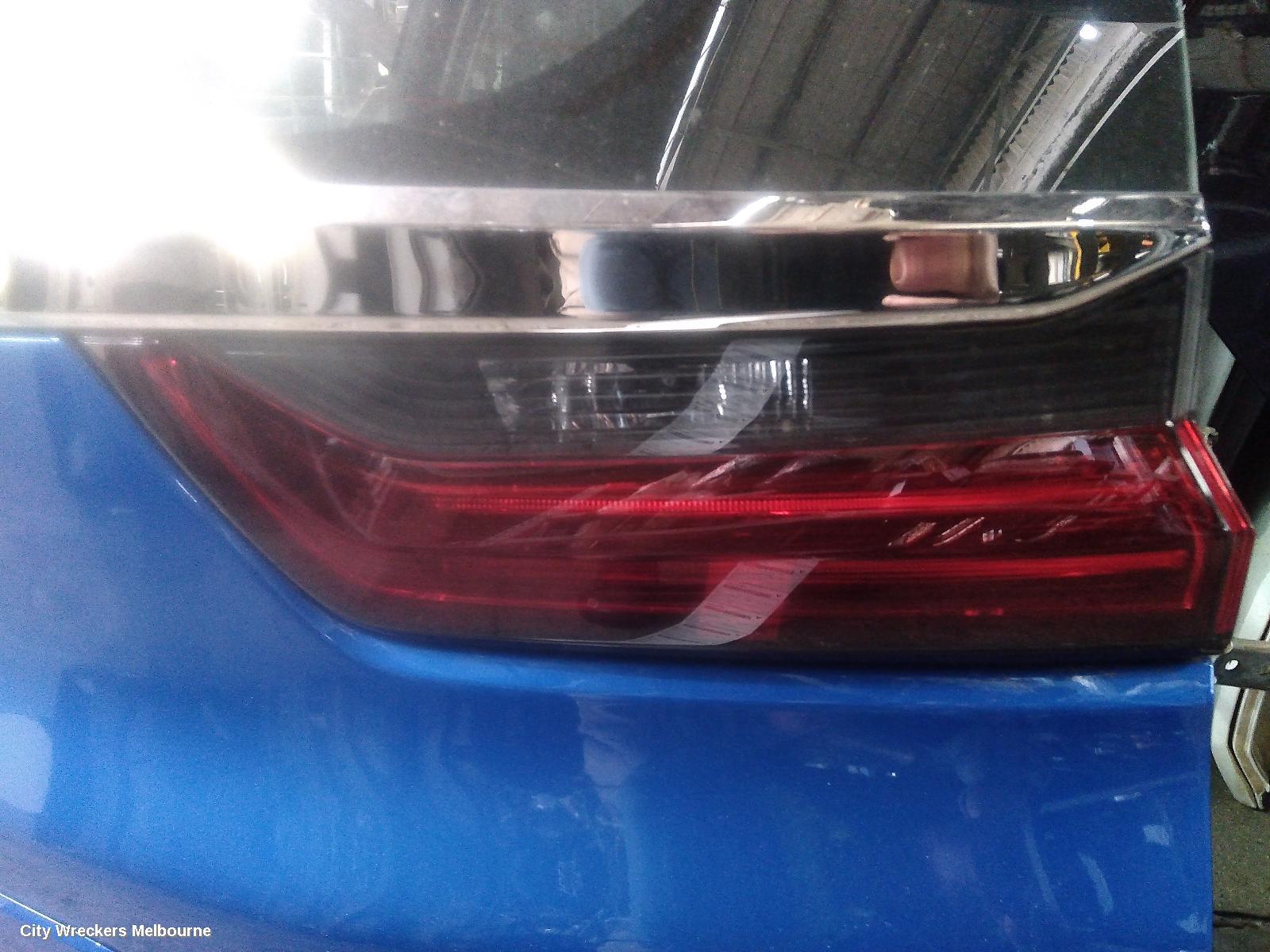 HONDA CRV REAR GARNISH, TAILGATE LAMP (RH SIDE), W/ BLACK INSERT TYPE, RW, 07/2019 ONWARDS - Image 2