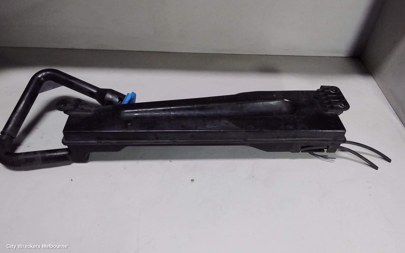 HOLDEN COMMODORE WASHER BOTTLE, VF, SEDAN/UTE, 05/2013 - 12/2017 - Image 2