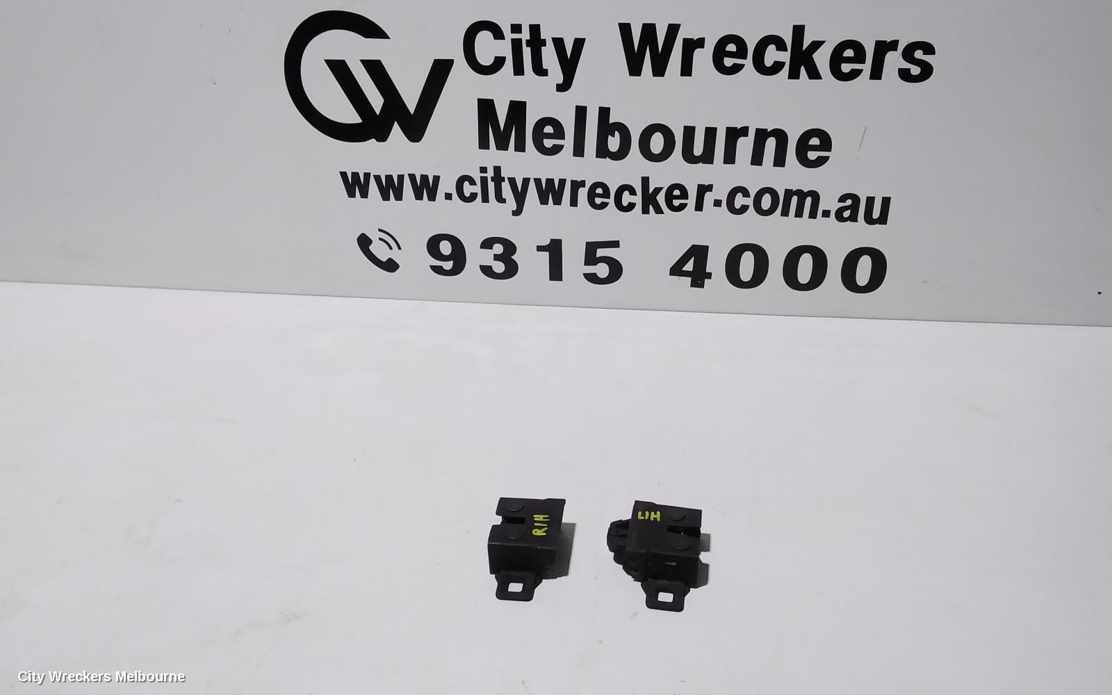 LAND ROVER RANGEROVER SPORT BONNET LOCK/SUPPORT, L494, 12/2013 - 04/2022 - Image 1