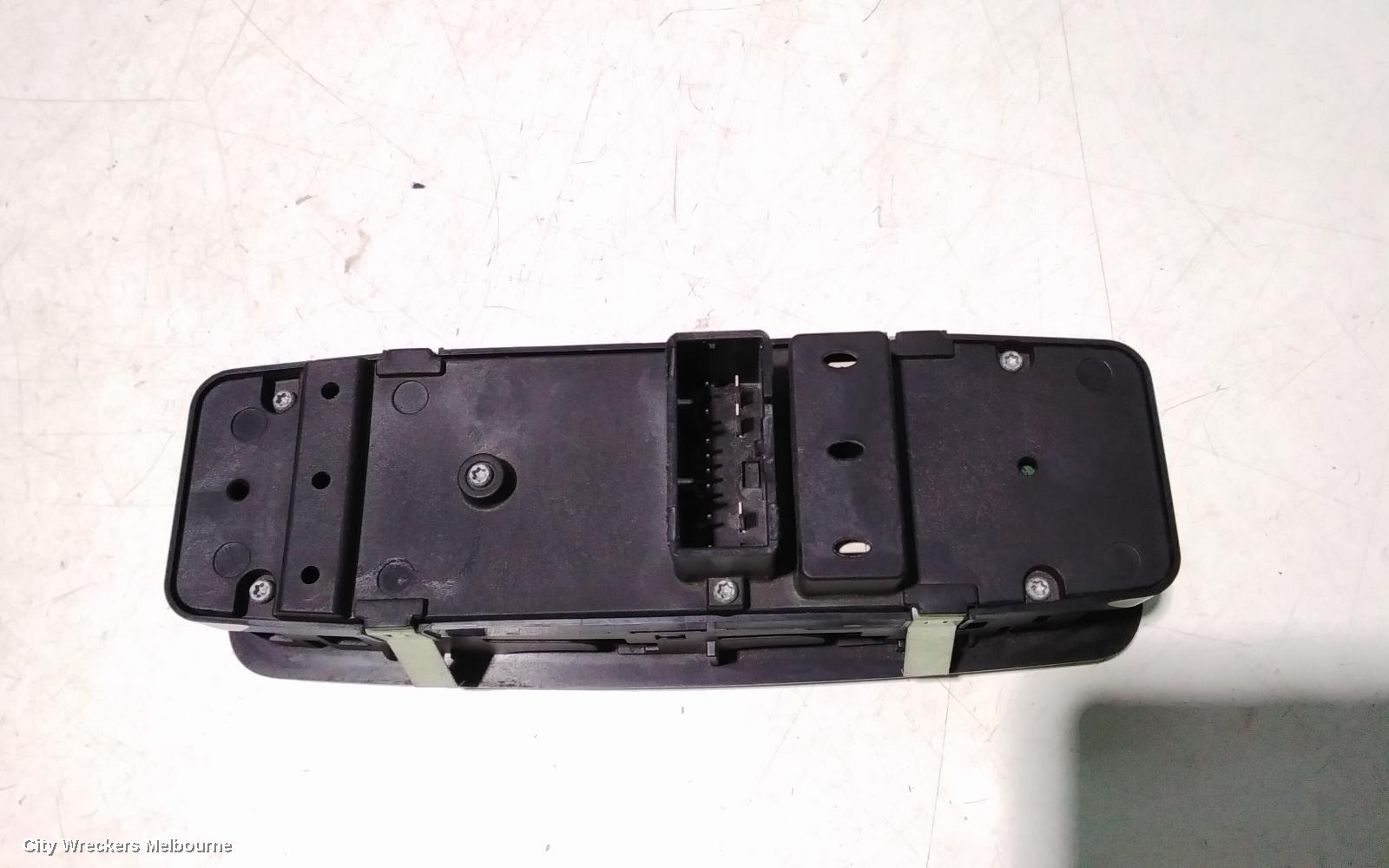 JEEP CHEROKEE PWR DR WIND SWITCH, RH FRONT (MASTER SWITCH), 1 SWITCH AT BOTTOM, KL, 02/2014 ONWARDS - Image 3