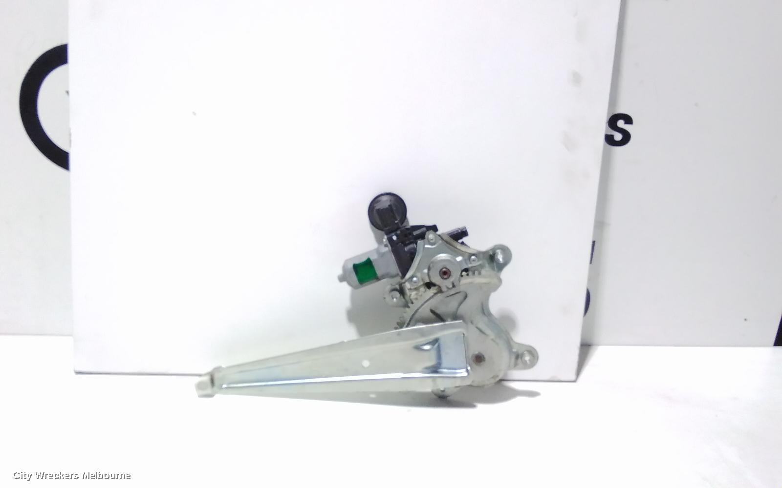 TOYOTA PRIUS LEFT REAR WND REG/MOTOR, NHP10R, PRIUS C, 12/2011 - 03/2020 - Image 2