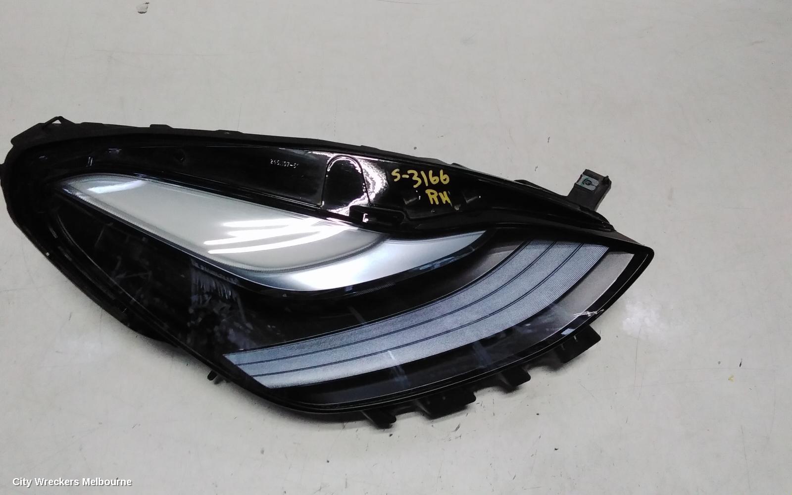 TESLA MODEL Y RIGHT HEADLAMP, 1ST GEN, LED TYPE, 03/2022 ONWARDS - Image 2
