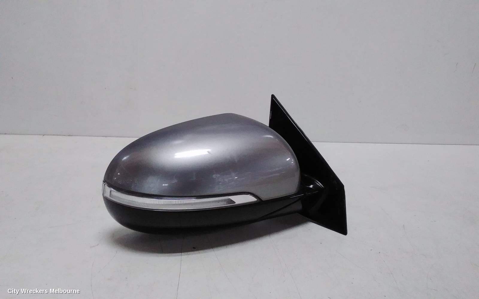 KIA SORENTO RIGHT DOOR MIRROR, UM, SI/SLI, NON BLIND SPOT & NON LANE ASSIST TYPE, 06/2015 - 01/2020 - Image 1