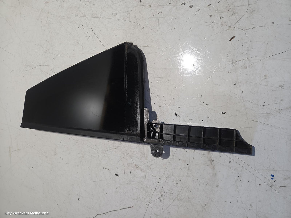 VOLKSWAGEN TIGUAN LEFT REAR 1/4 DOOR GLASS, 5NA, 06/2016 - 02/2024 - Image 1