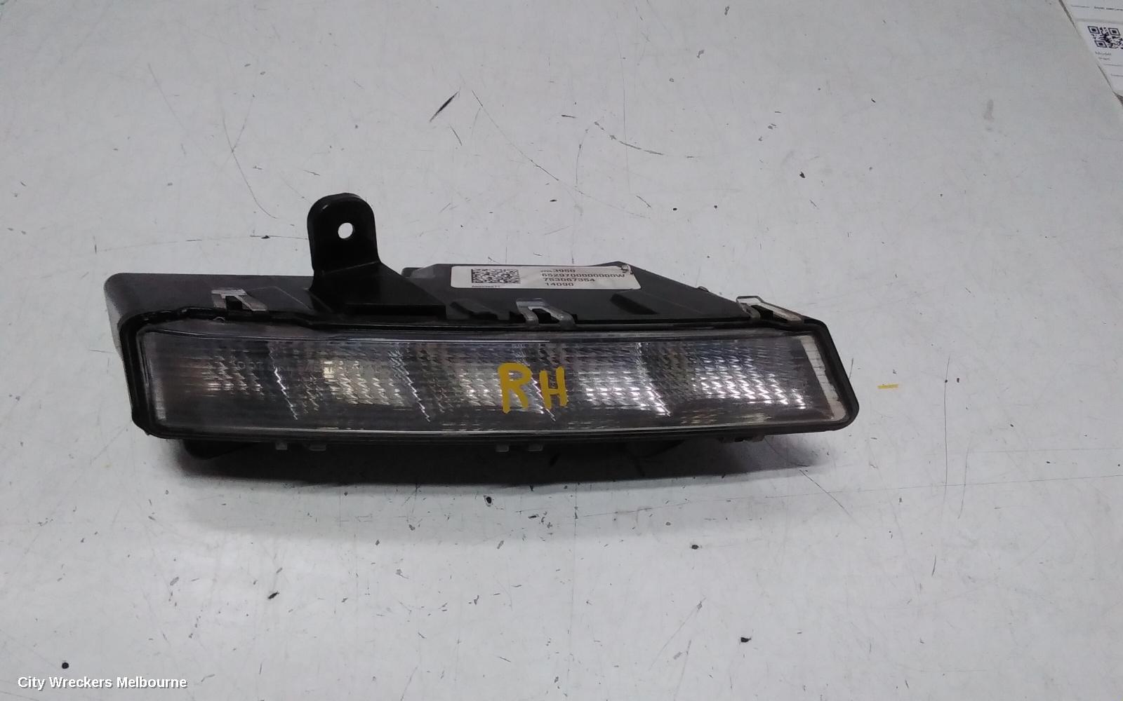 HOLDEN COMMODORE RIGHT INDICATOR/FOG/SIDE, BUMPER FOGLAMP SURROUND, VF, CALAIS/CALAIS-V, 05/2013 - 12/2017 - Image 1