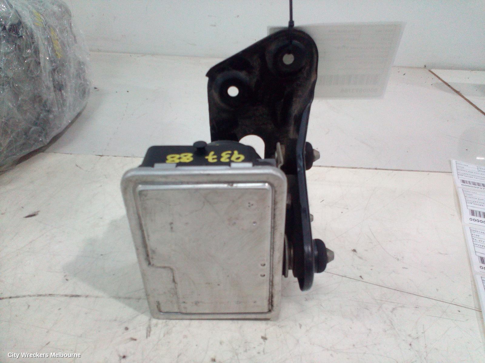 VOLKSWAGEN TRANSPORTER ABS PUMP/MODULATOR, T6, P/N 7E0614517M, 07/2015 ONWARDS - Image 3