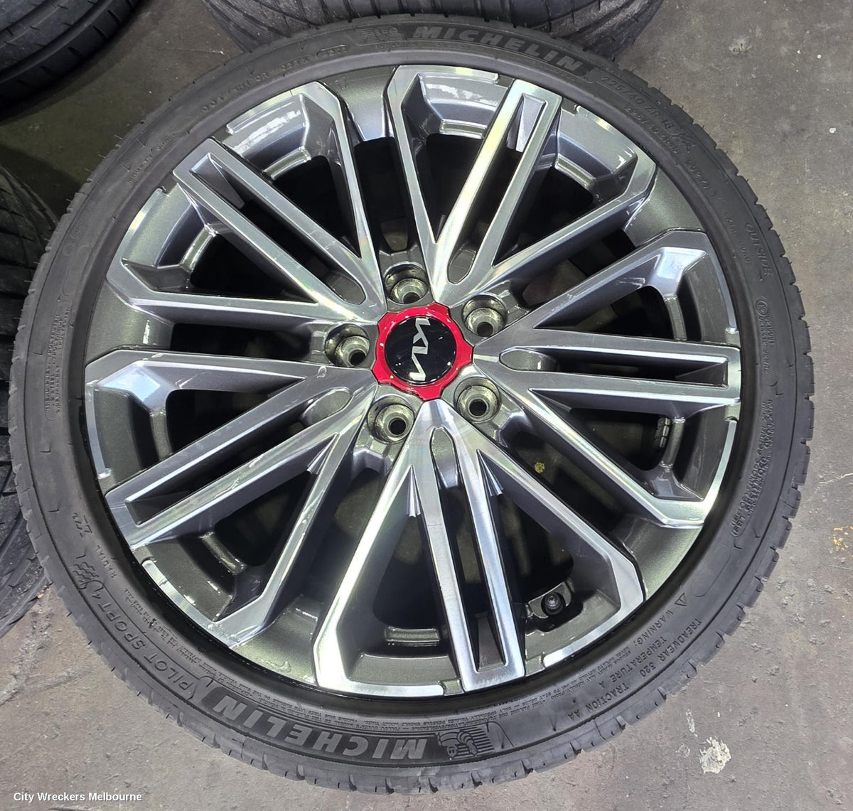 KIA CERATO WHEEL MAG, FACTORY, 18X7IN, GREY AND POLISHED, BD, 04/2018 - 09/2024 - Image 3
