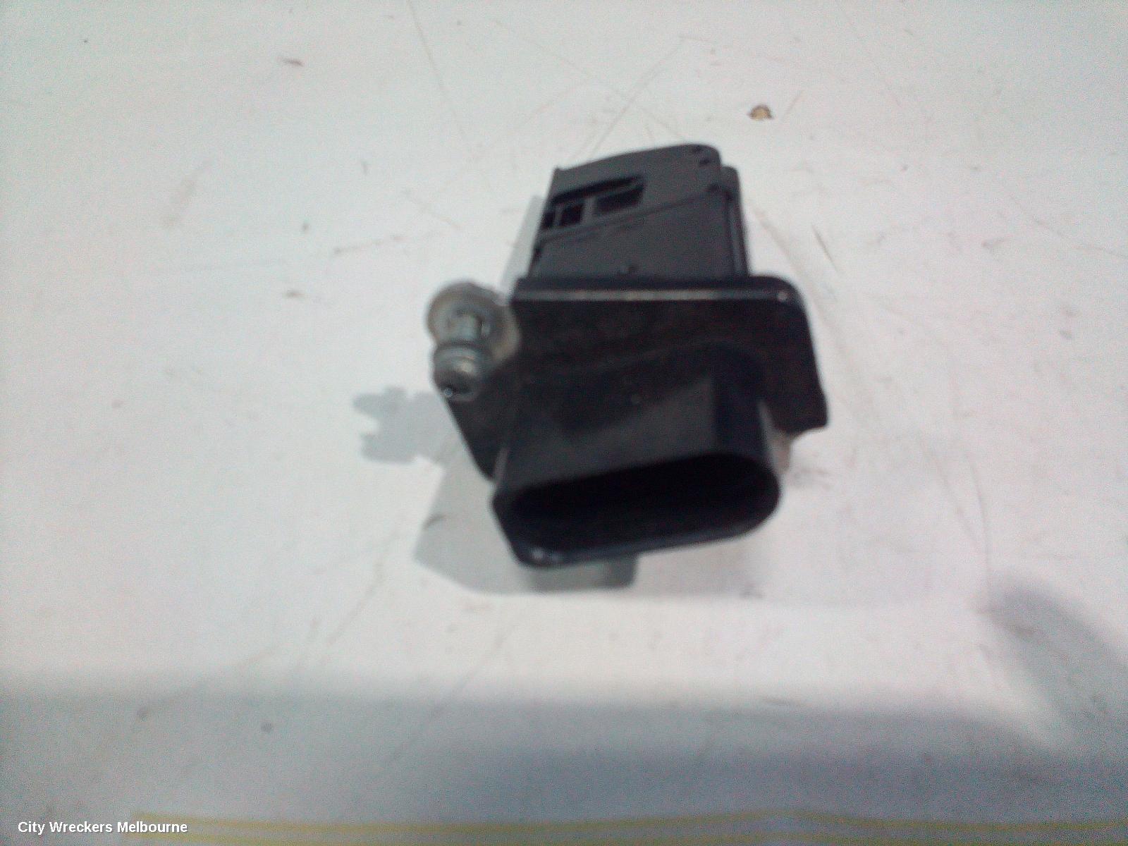 VOLKSWAGEN TIGUAN AIR FLOW METER, 2.0, PETROL, 5N, 05/2008 - 06/2011 - Image 3