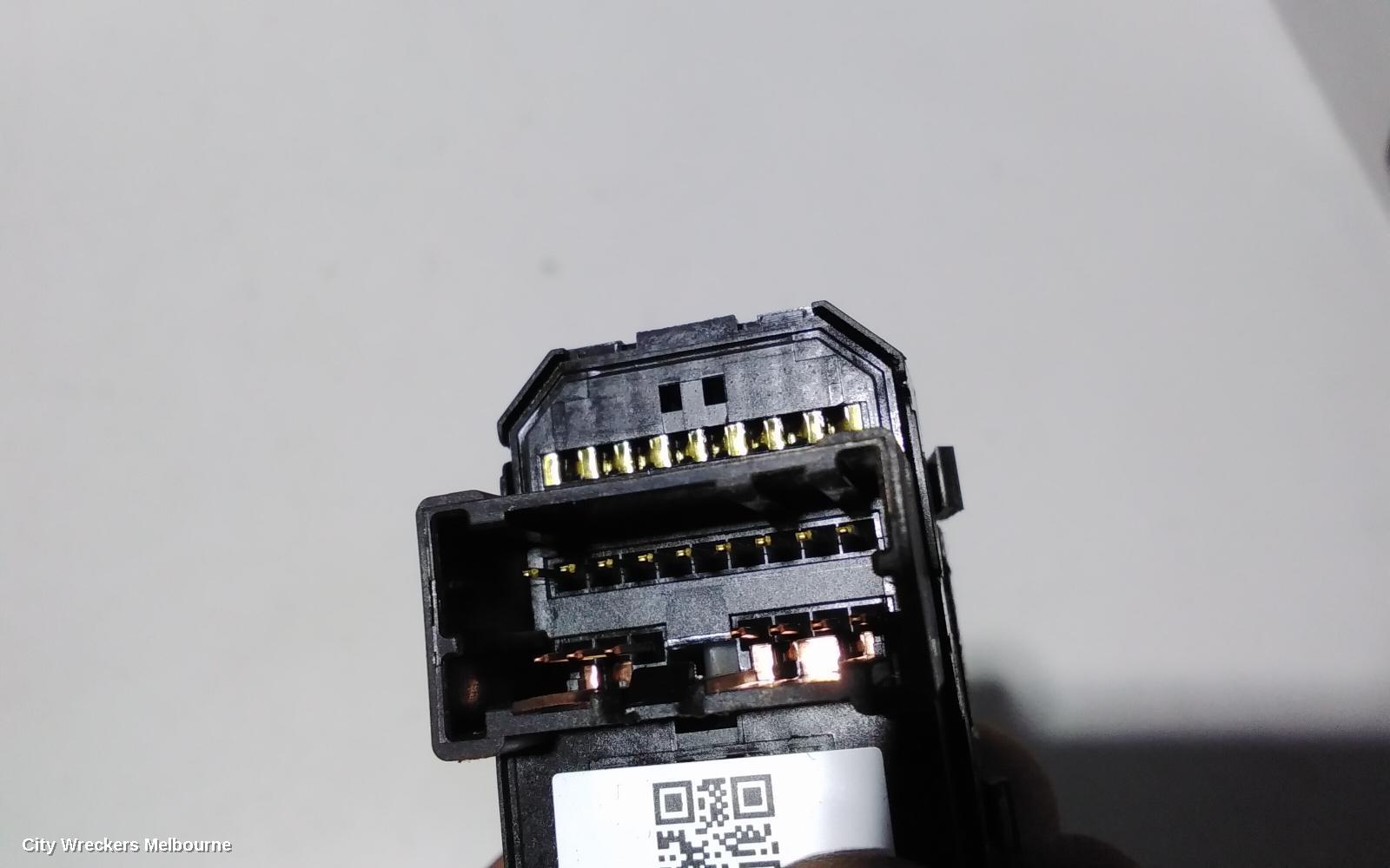 SUBARU FORESTER, SJ, 01/2013 - 08/2018, MIRROR SWITCH: 85141 - Image 3