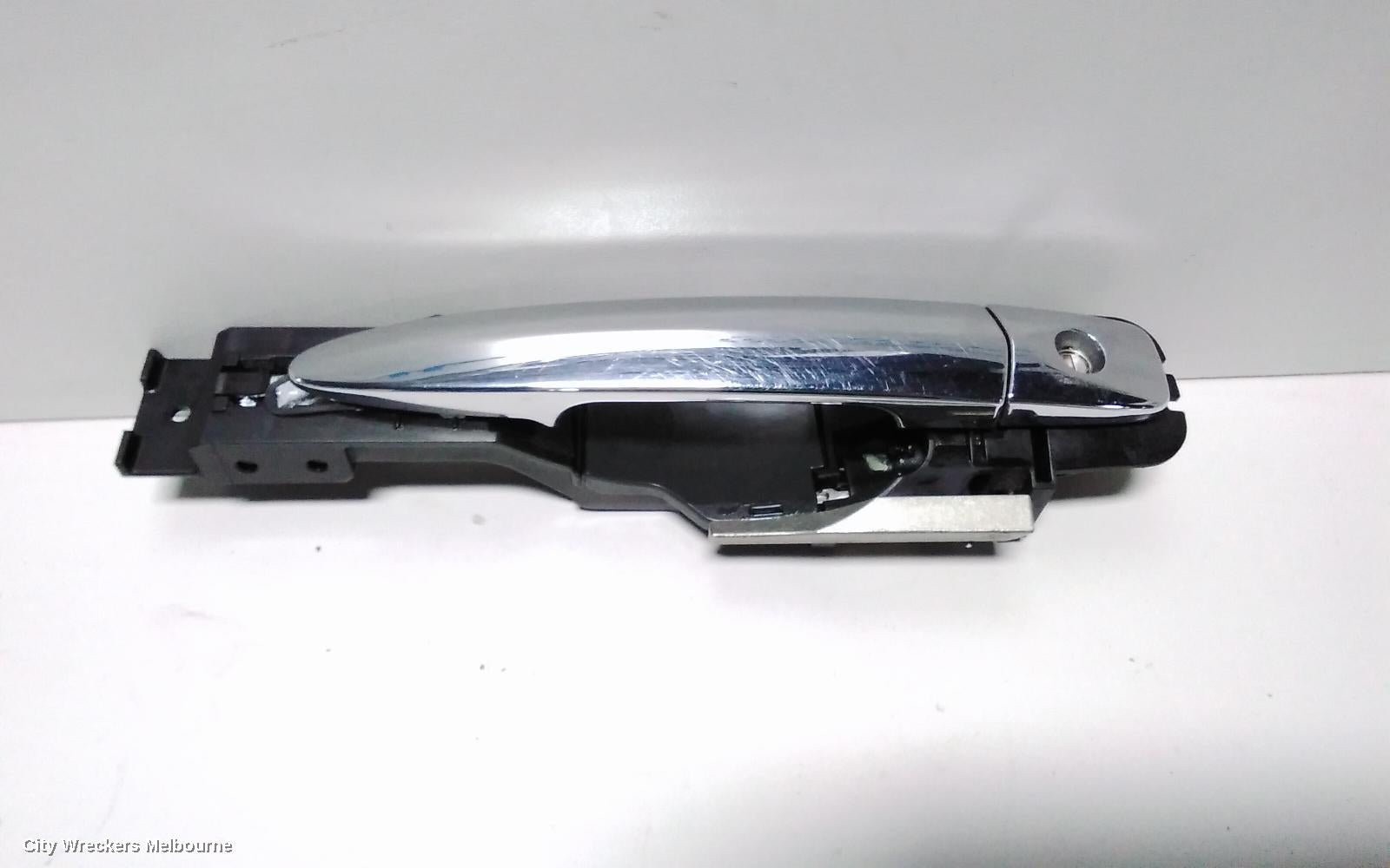 NISSAN PULSAR DOOR HANDLE, OUTER, RH FRONT, NON PUSH BUTTON START TYPE, B17, SEDAN, 12/2012 - 12/2017 - Image 2