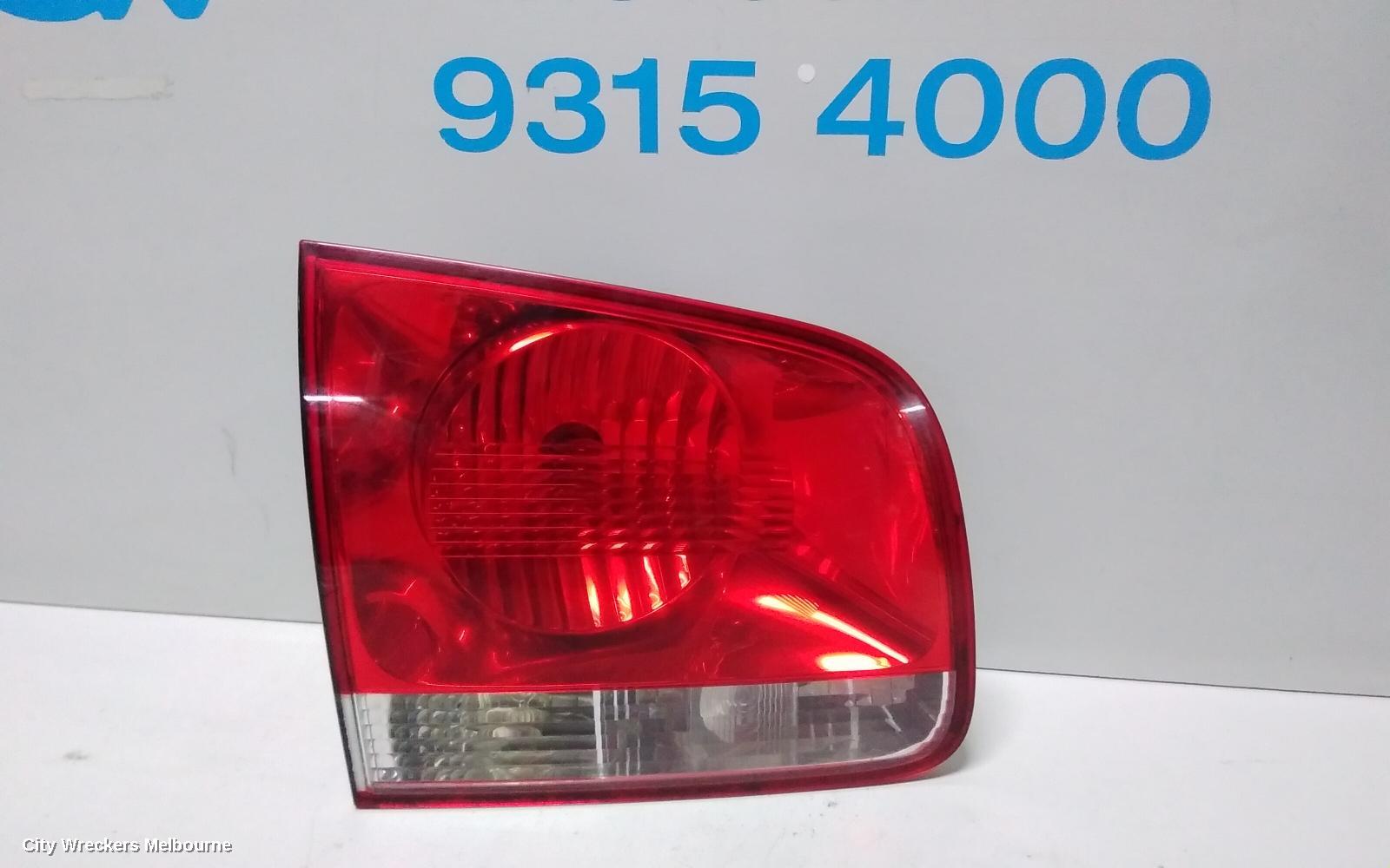 VOLKSWAGEN TOUAREG REAR GARNISH, TAILGATE LAMP (LH SIDE), 7L, 09/2003 - 06/2007 - Image 2