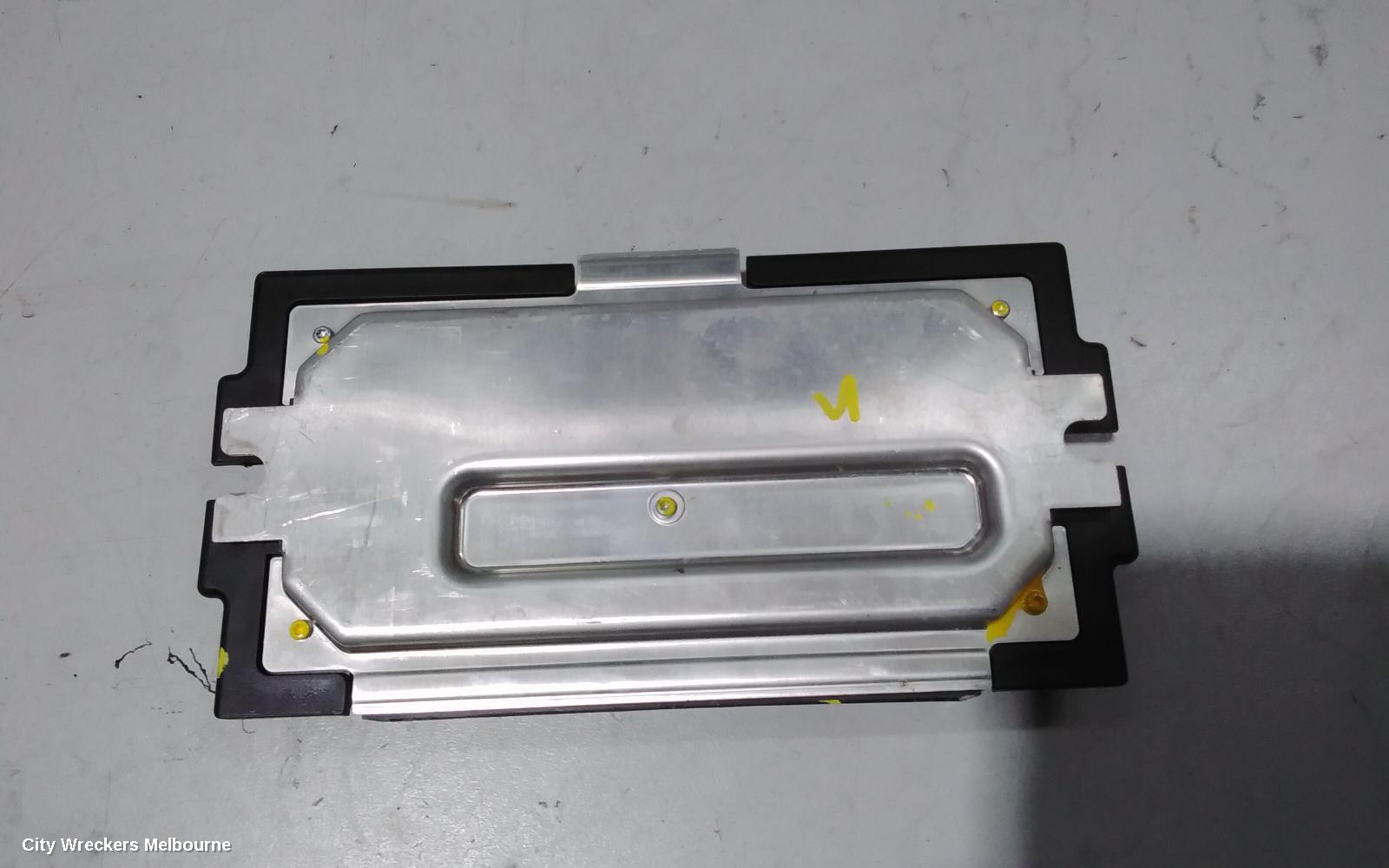 BMW X5 ECU, BCM/ELECTRONIC JUNCTION BOX, E70, 03/2007 - 08/2013 - Image 2