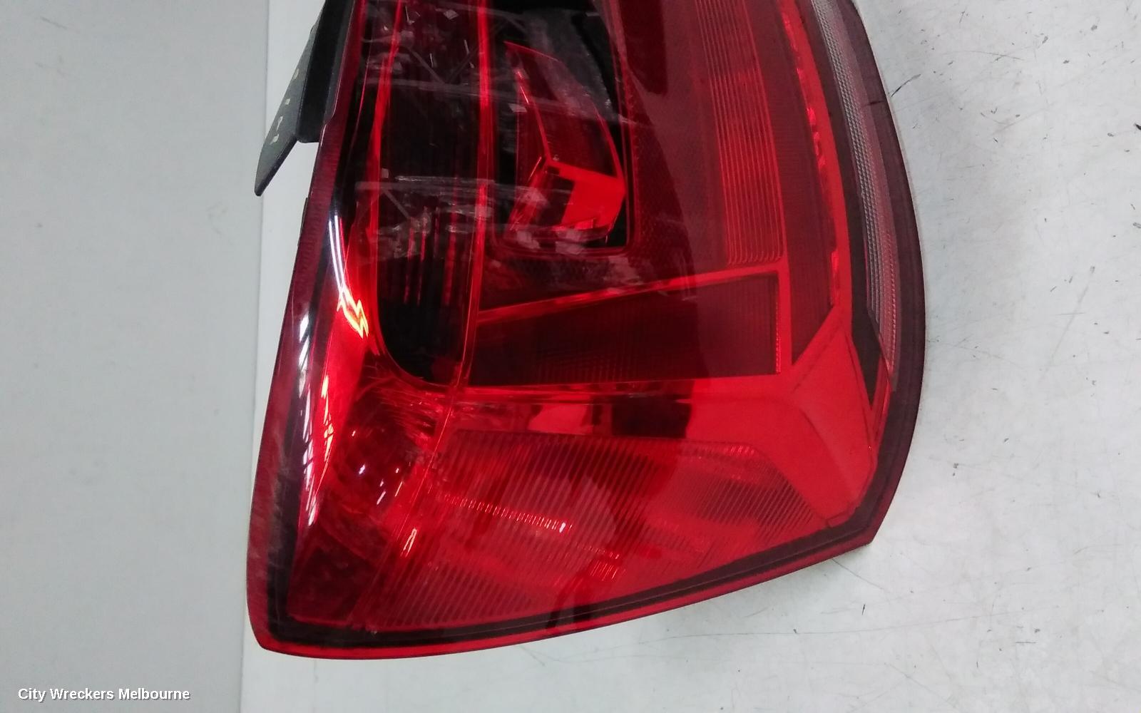 VOLKSWAGEN POLO LEFT TAILLIGHT, 6R, COMFORTLINE/TRENDLINE, RED INSERT TYPE, 05/2014 - 09/2017 - Image 3