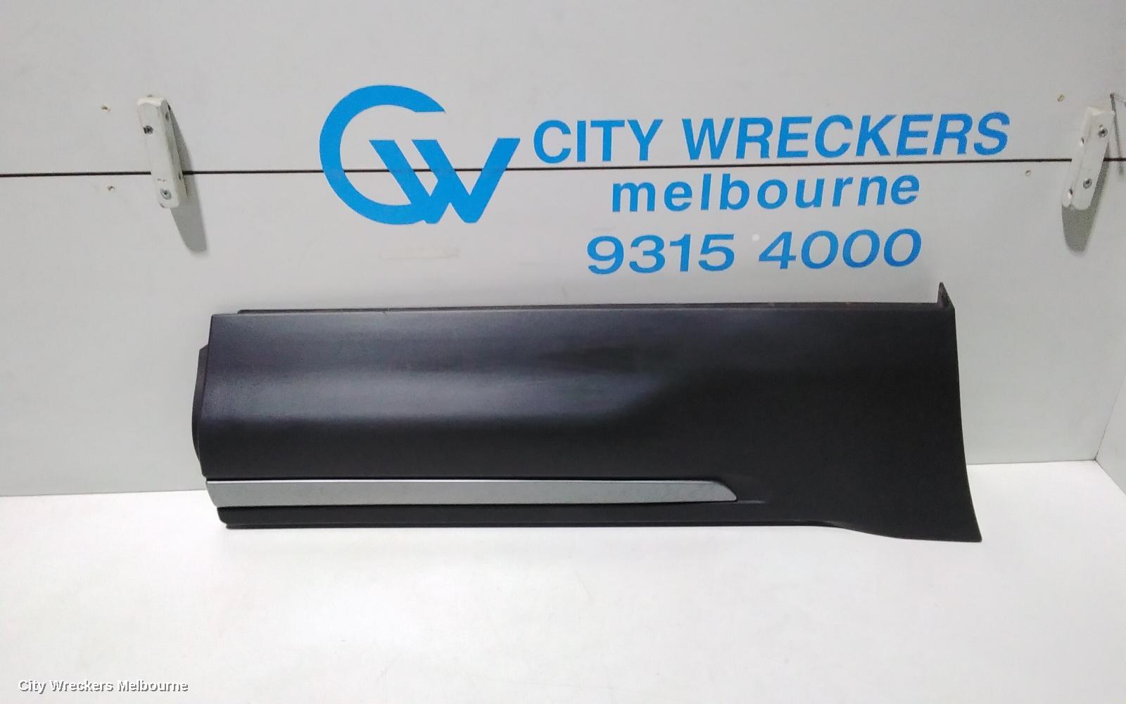 LAND ROVER RANGEROVER EVOQUE DOOR MOULD, RHR BOTTOM DOOR MOULD *BLACK ~ UNPAINTED * : 81326, L538, 11/2011 - 01/2019 - Image 1