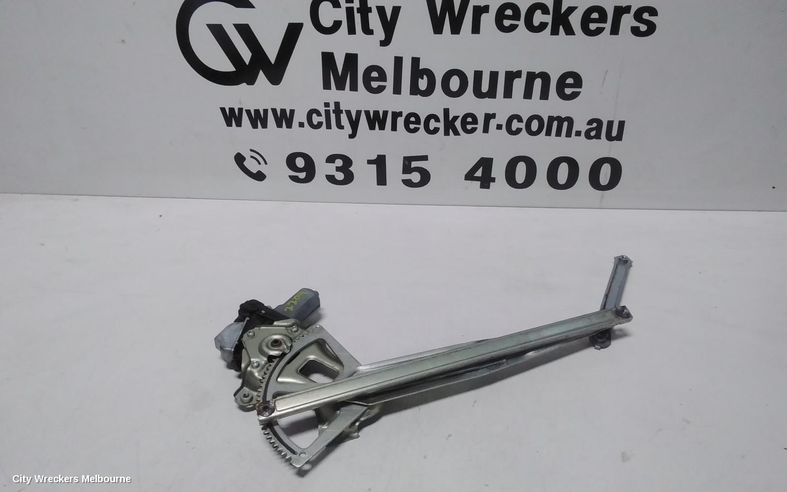 TOYOTA PRIUS LEFT FRONT WINDOW REG/MOTOR, ZVW30R, POWER, 07/2009 - 12/2015 - Image 1
