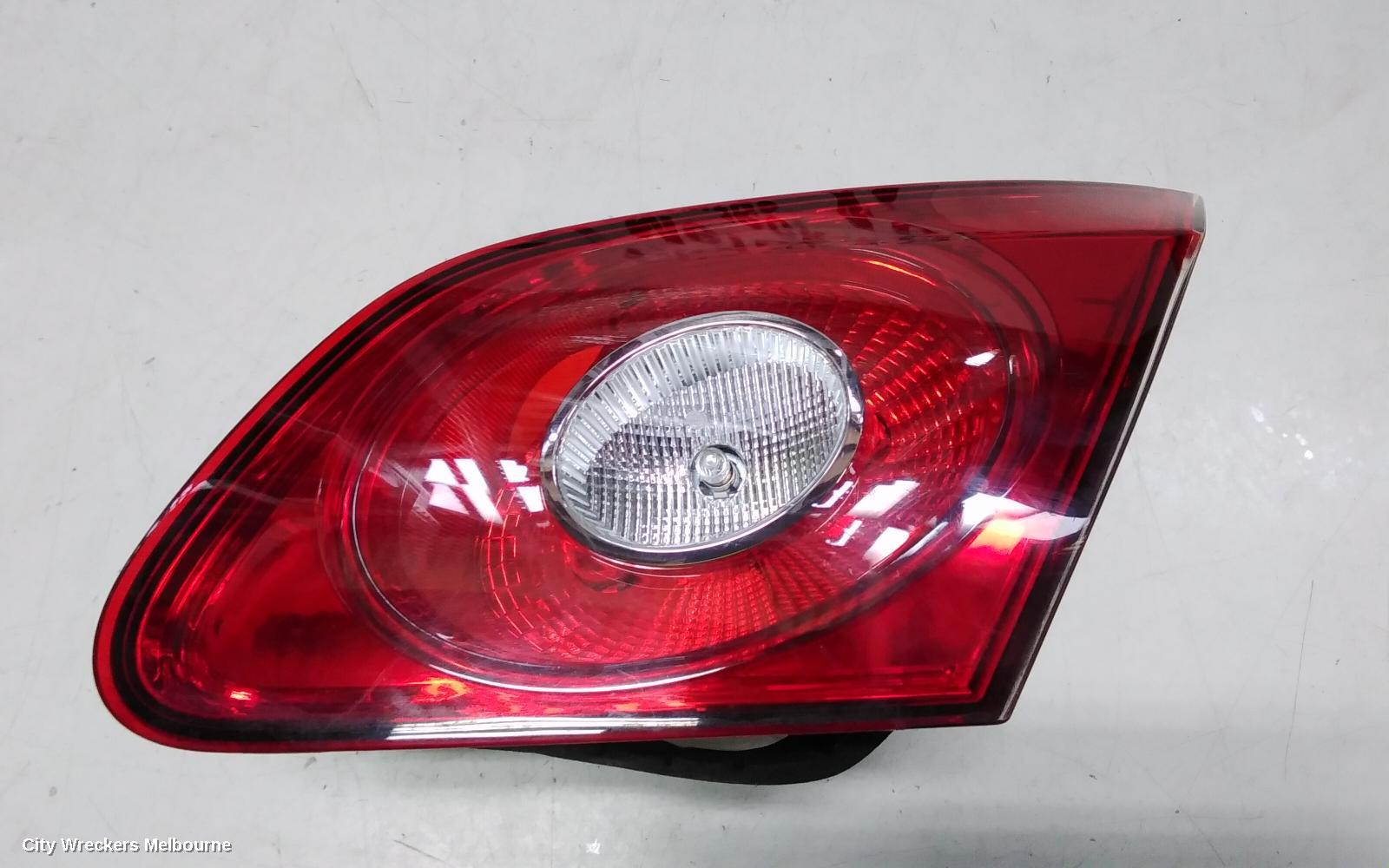 VOLKSWAGEN PASSAT REAR GARNISH, BOOTLID LAMP (RH SIDE), 3CC, SEDAN, 11/2008 - 02/2012 - Image 3