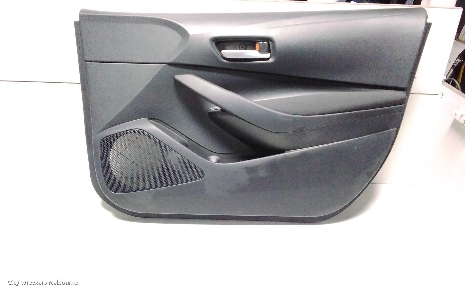TOYOTA COROLLA DOOR TRIM, ZWE219R, RH FRONT, HATCH, 07/2018 ONWARDS - Image 1
