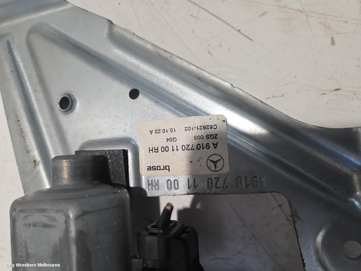 MERCEDES SPRINTER RIGHT FRONT WINDOW REG/MOTOR, VS30, 05/2018 ONWARDS - Image 3