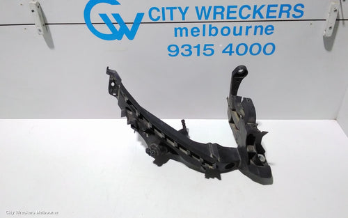 AUDI A4, B8 8K, 04/2008 - 06/2012, 8K0 805 608 R  RH HEADLIGHT BRAKET : 85082 - Image 1