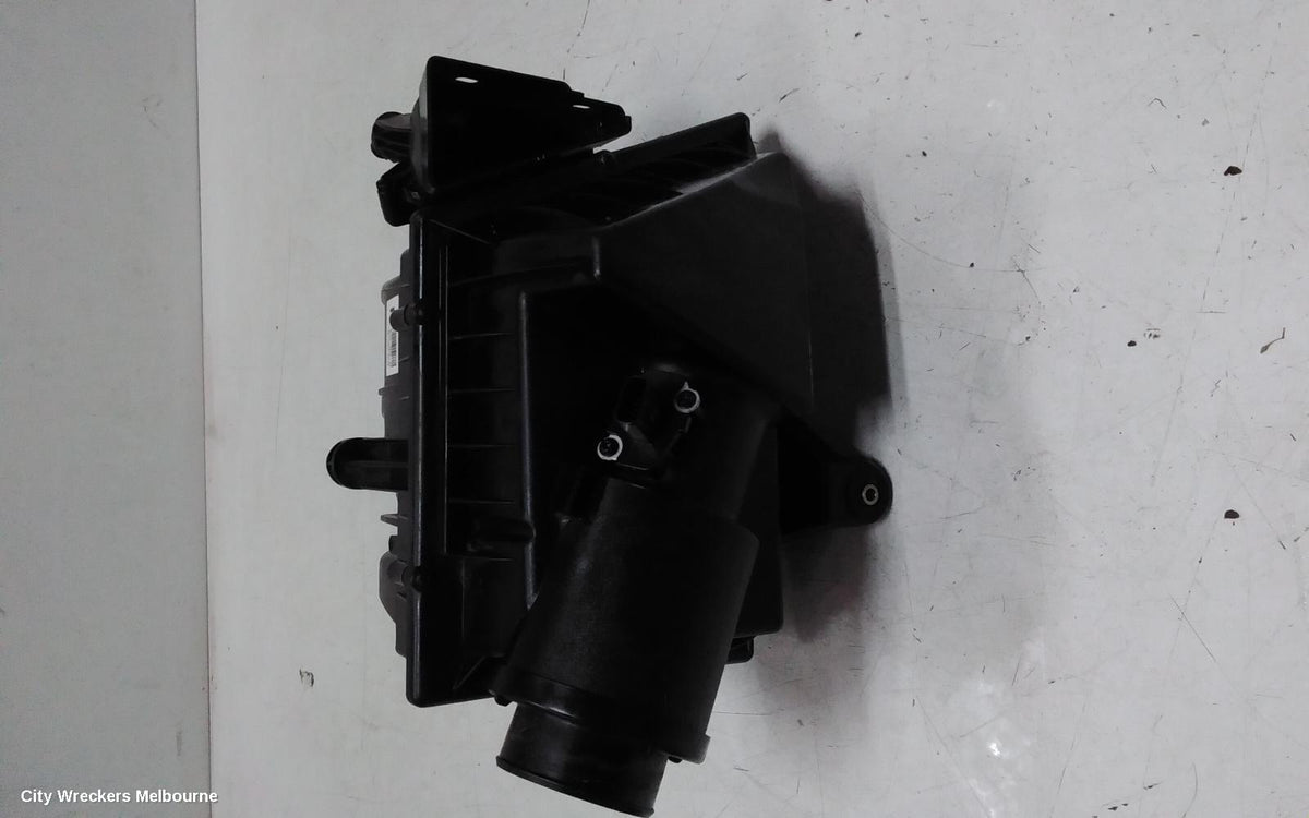 LAND ROVER DISCOVERY SPORT AIR CLEANER/BOX, AIR CLEANER, L550, 2.0, PETROL, 01/2015 - 06/2019 - Image 3