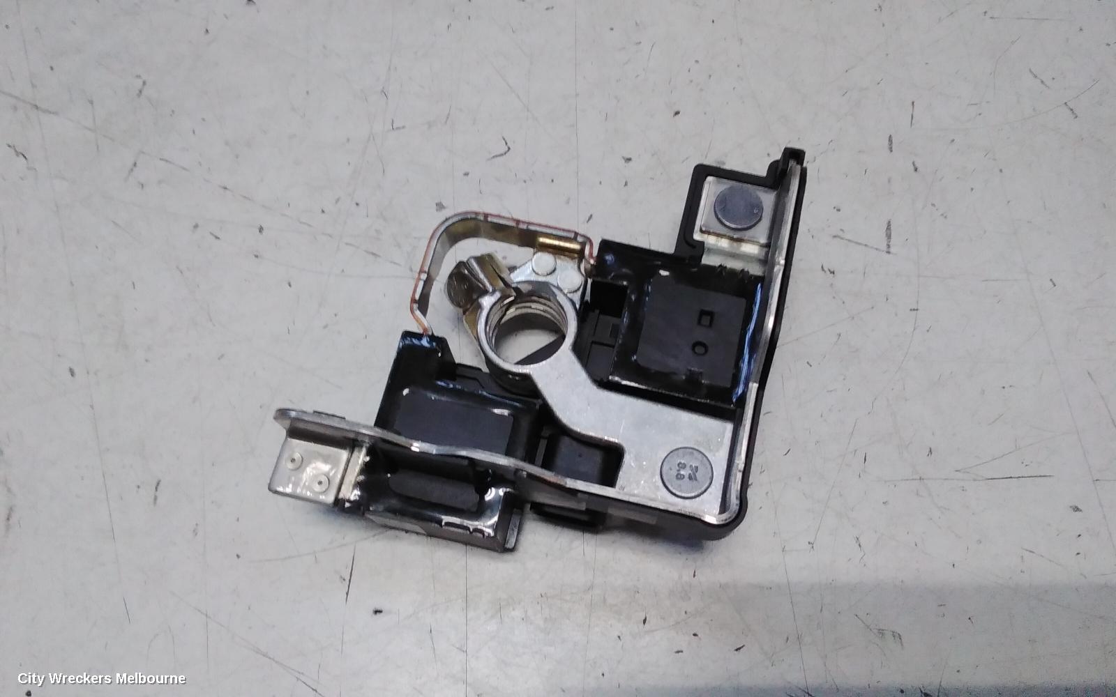 MERCEDES GLA CLASS BATTERY TERMINAL, X156, POSITIVE TERMINAL, ***USE FUSE BOX PART TYPE***, 04/2014 - 01/2020 - Image 2