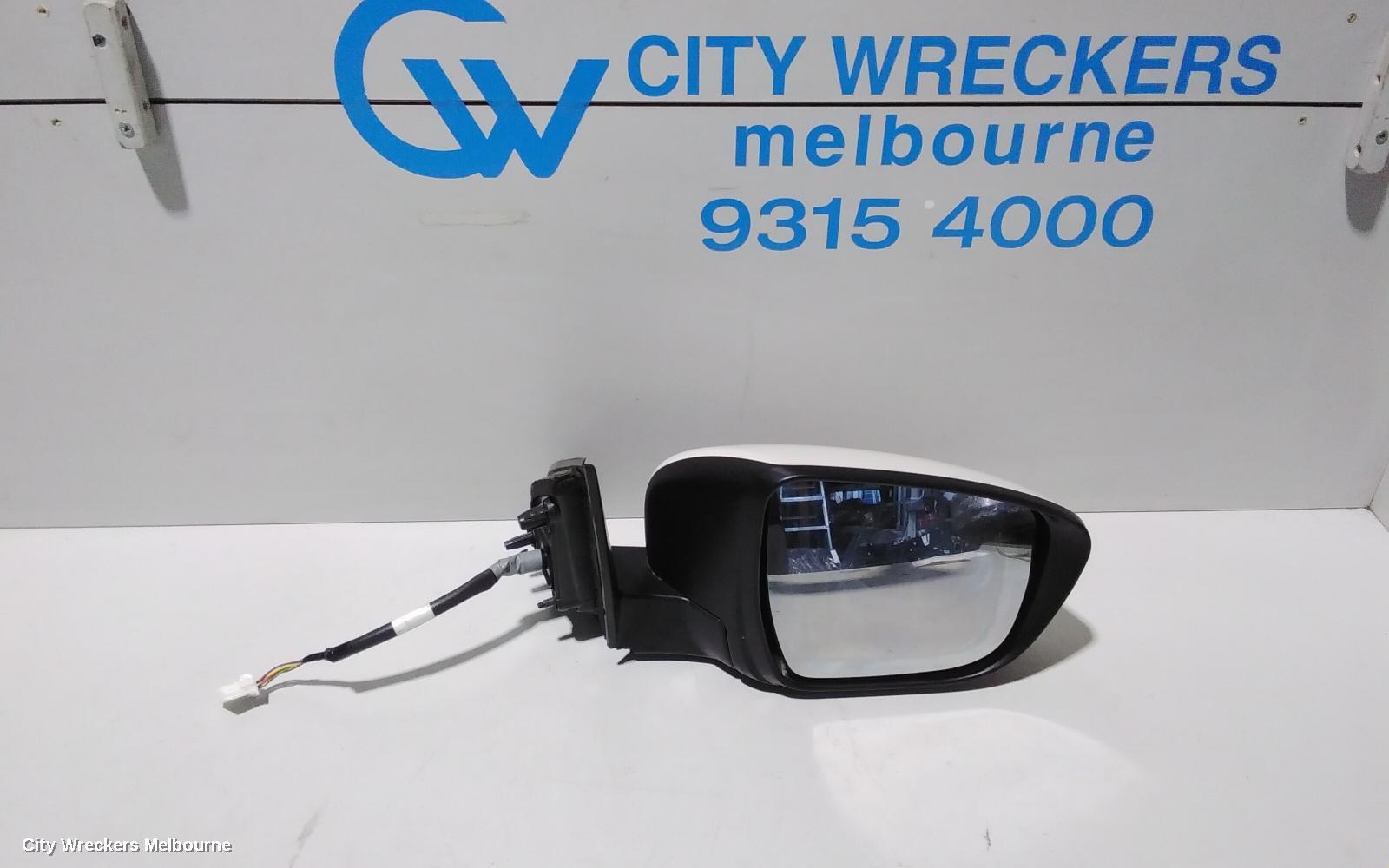 NISSAN QASHQAI RIGHT DOOR MIRROR, J11, ST, MANUAL FOLD, 06/2014 - 06/2017 - Image 1