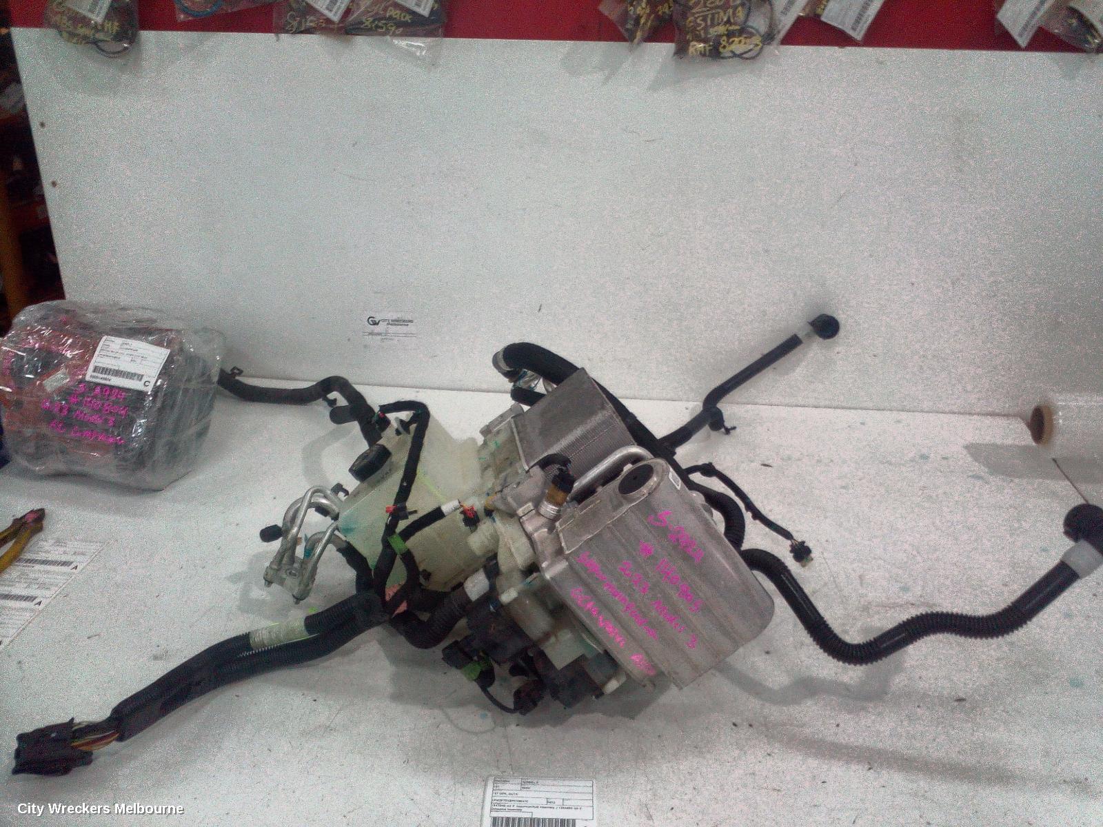 TESLA MODEL 3, 1ST GEN, 06/2019 ONWARDS, 1547595-A2-F  SUPERMANIFOLD ASSEMBLY  / 1506859-00-E  OCTOVALVE ASSEMBLY : 140805 - Image 1