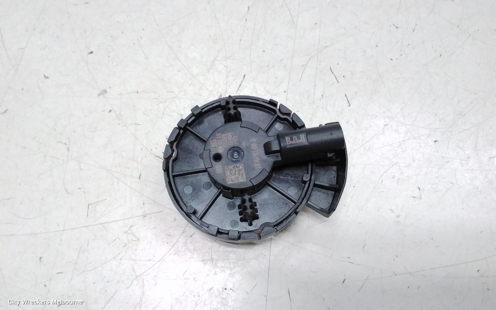 TESLA MODEL 3, 1ST GEN, 06/2019 ONWARDS, LHR DOOR PRESSURE SENSOR 1036762-00-B: 122130 - Image 3