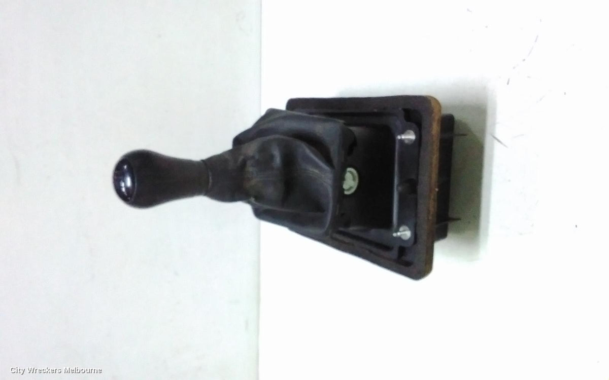VOLKSWAGEN AMAROK GEAR STICK/SHIFTER, GEAR SHIFTER, MANUAL T/M TYPE, 2H, 10/2010 - 09/2022 - Image 3