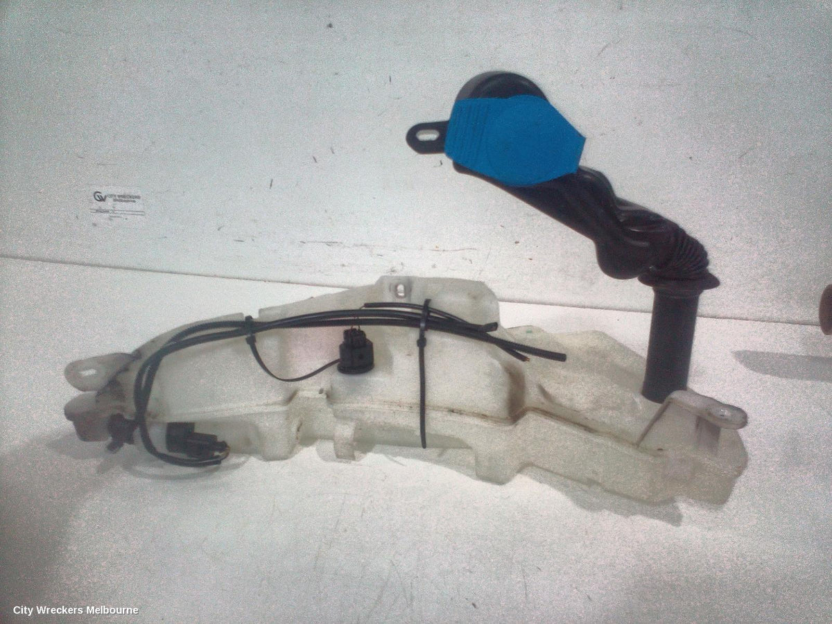 AUDI A6 WASHER BOTTLE, 4F/C6 11/2004 - 07/2011 - Image 3